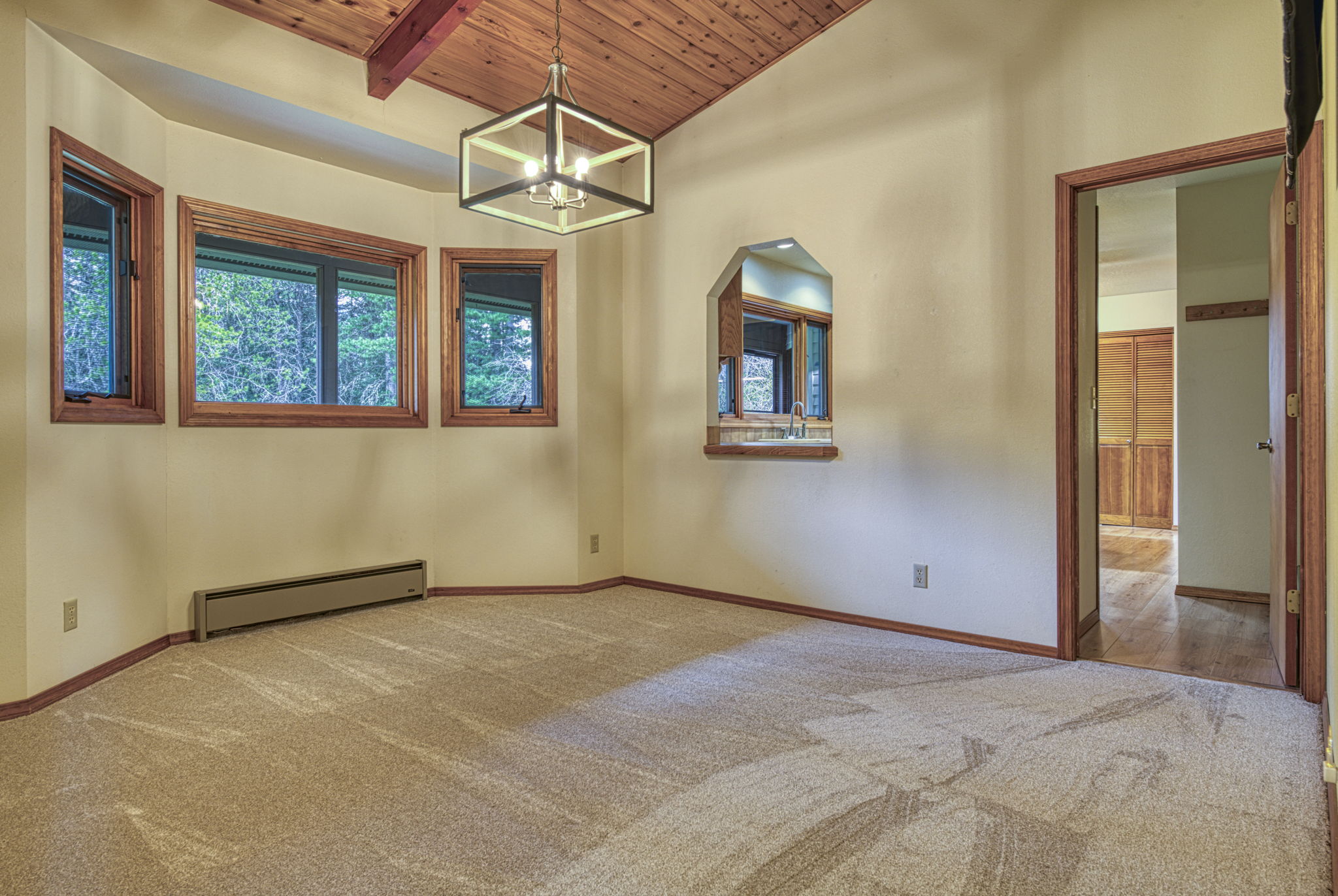 71 Four Corners Road N Property Photo 13