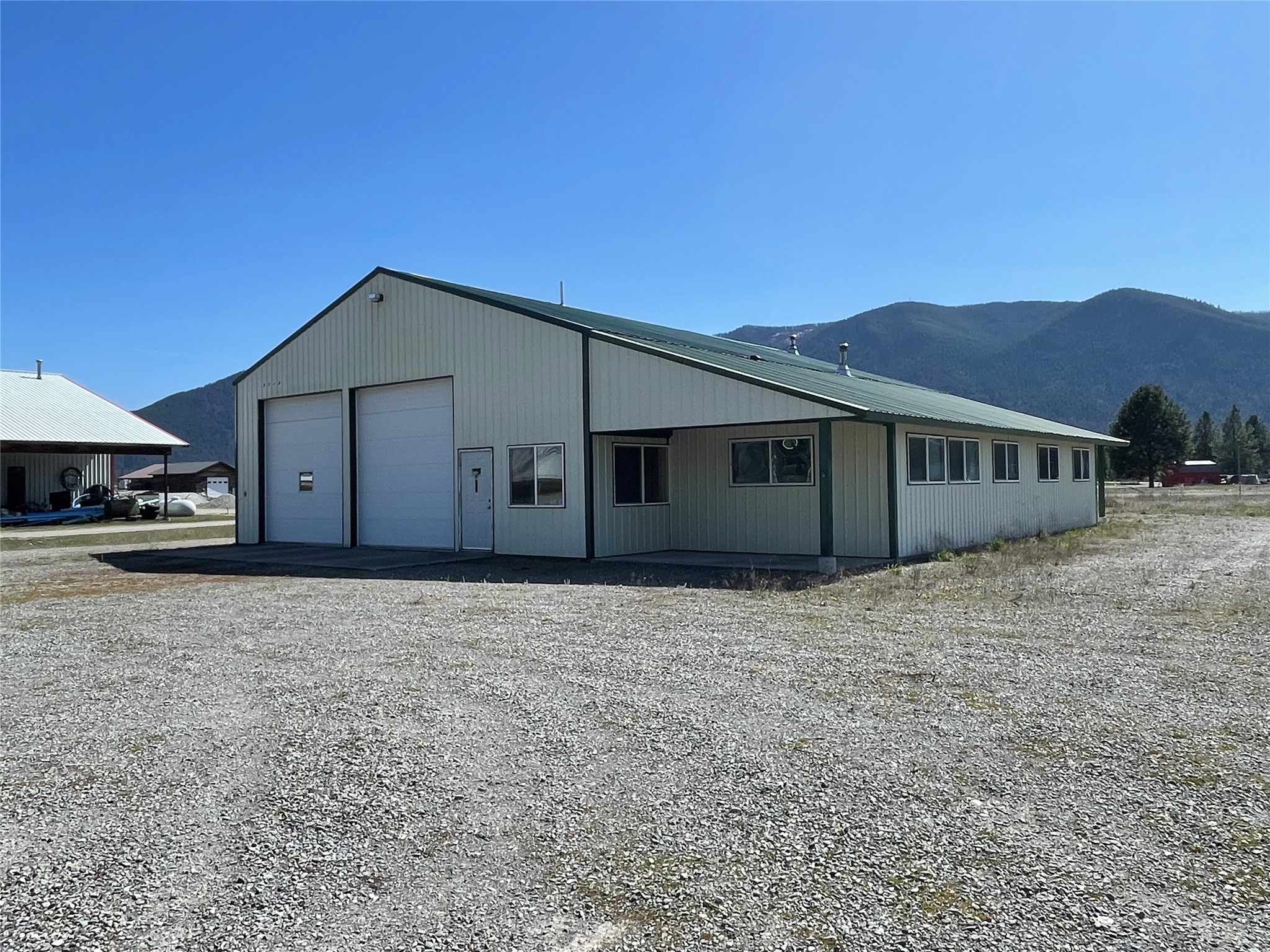 2718 Tradewinds Way Property Photo 2