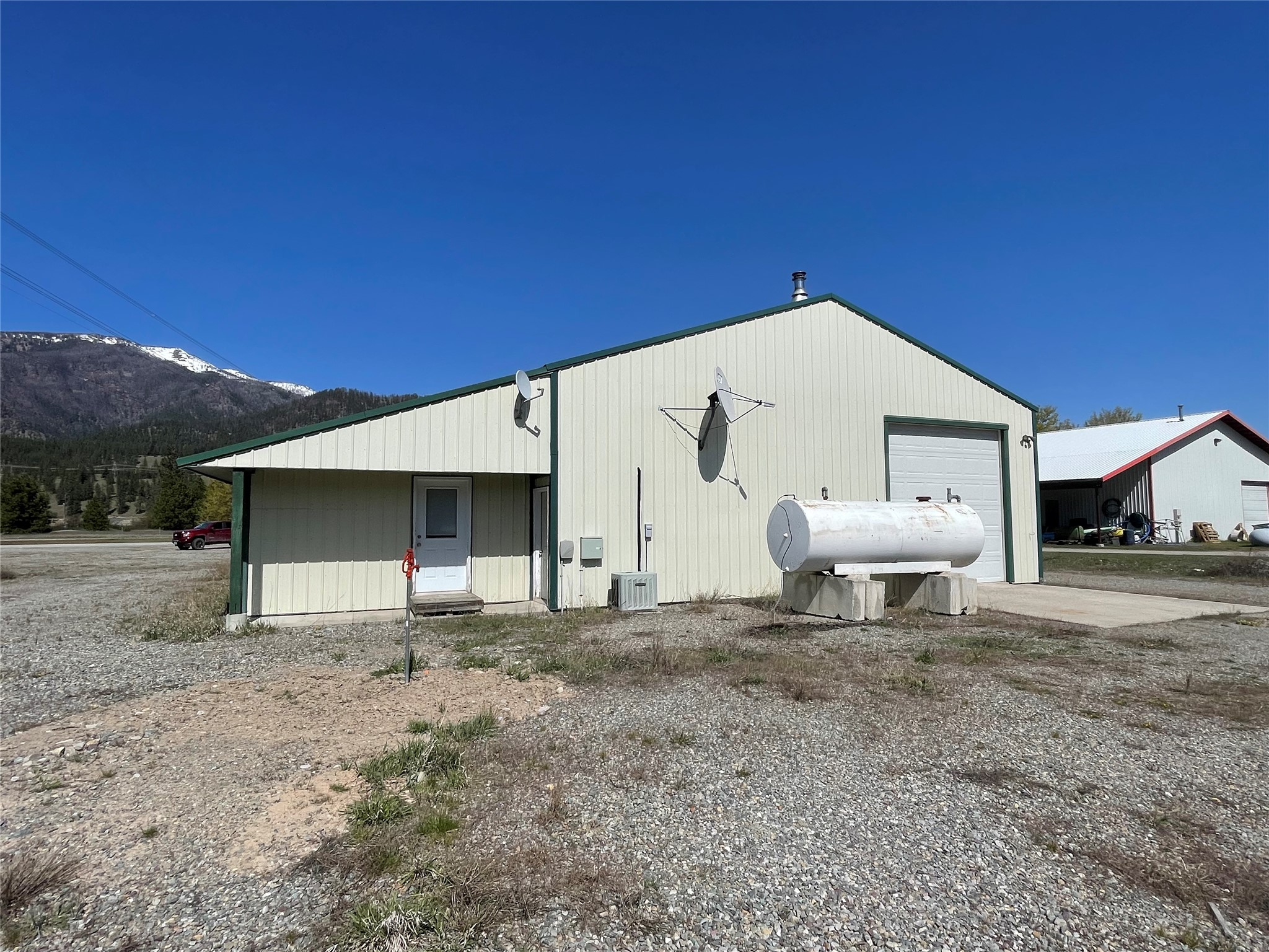 2718 Tradewinds Way Property Photo 11