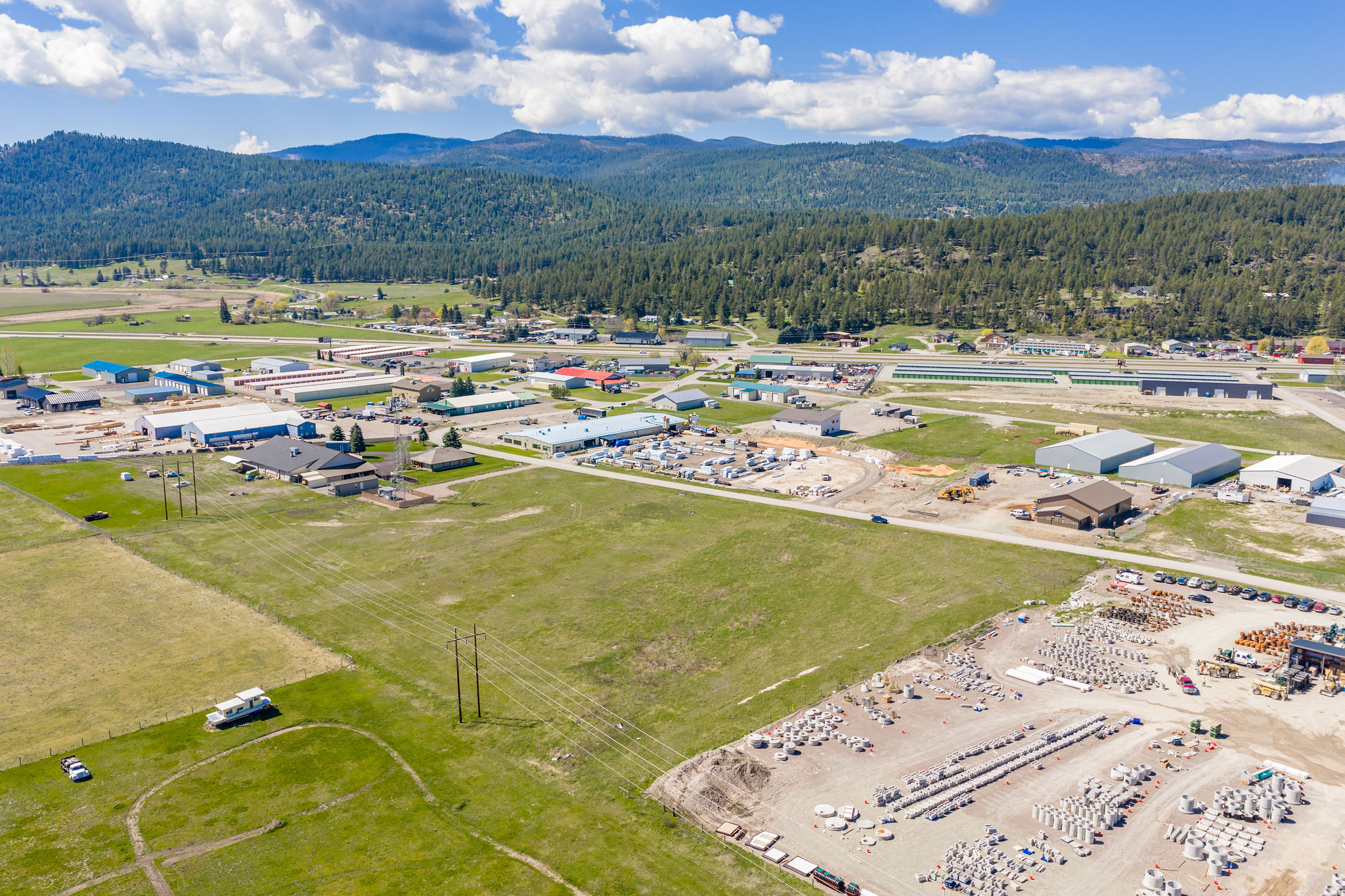 208 Industrial Court Property Photo 2