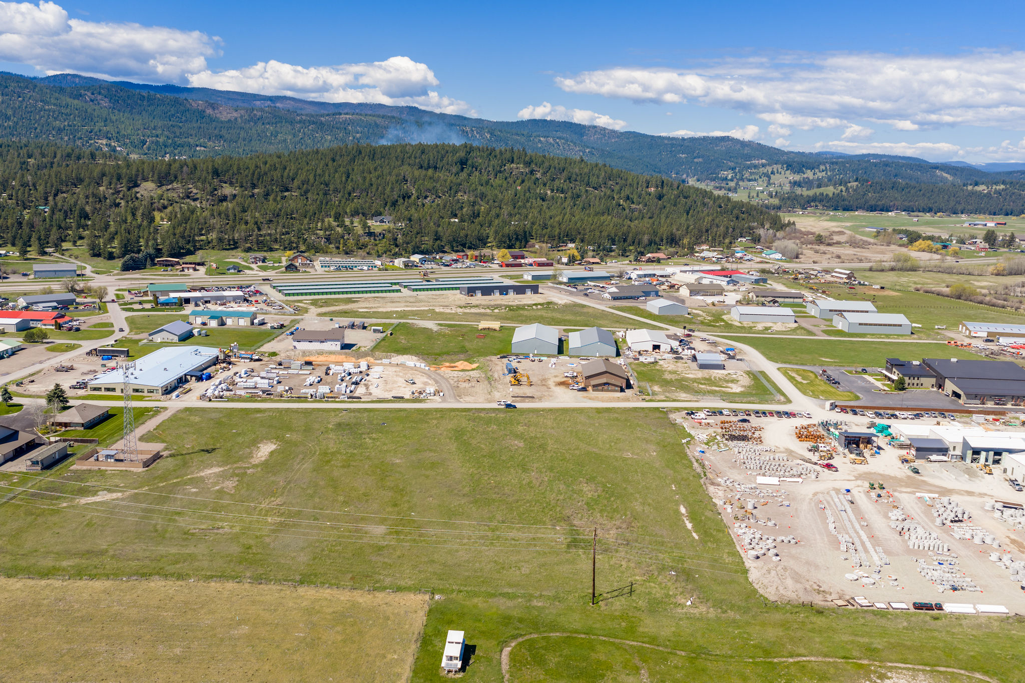 208 Industrial Court Property Photo 5