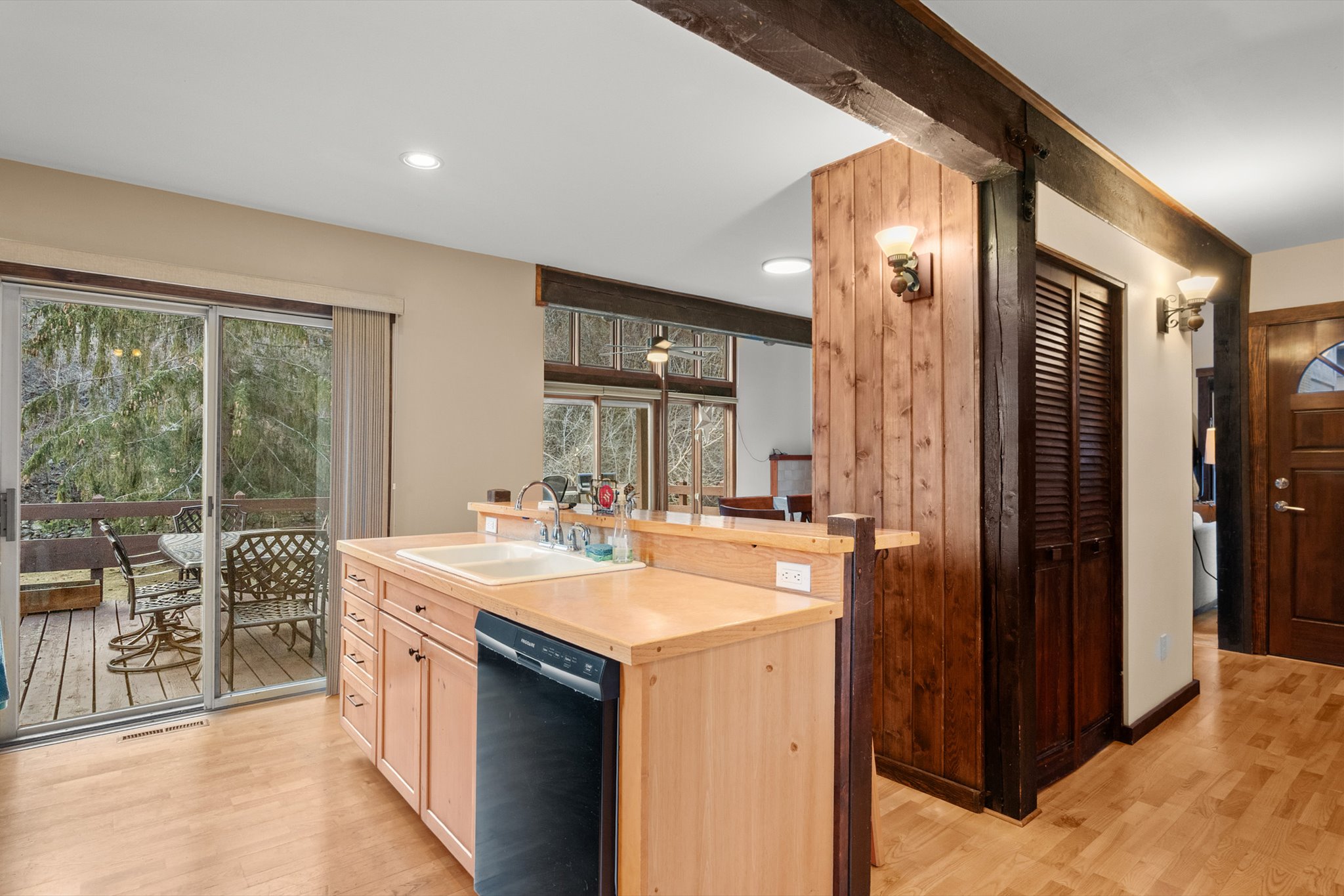 481 S Park Avenue Property Photo 15