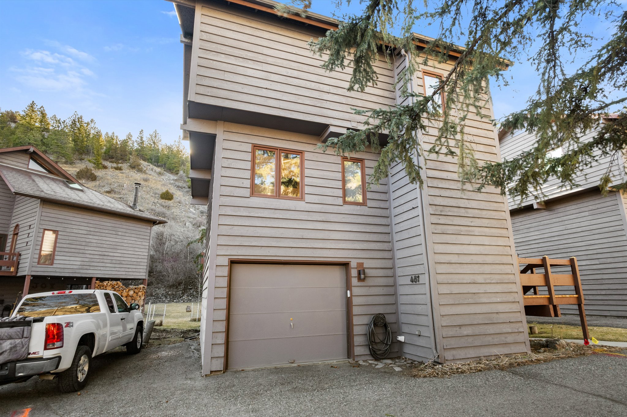 481 S Park Avenue Property Photo 32
