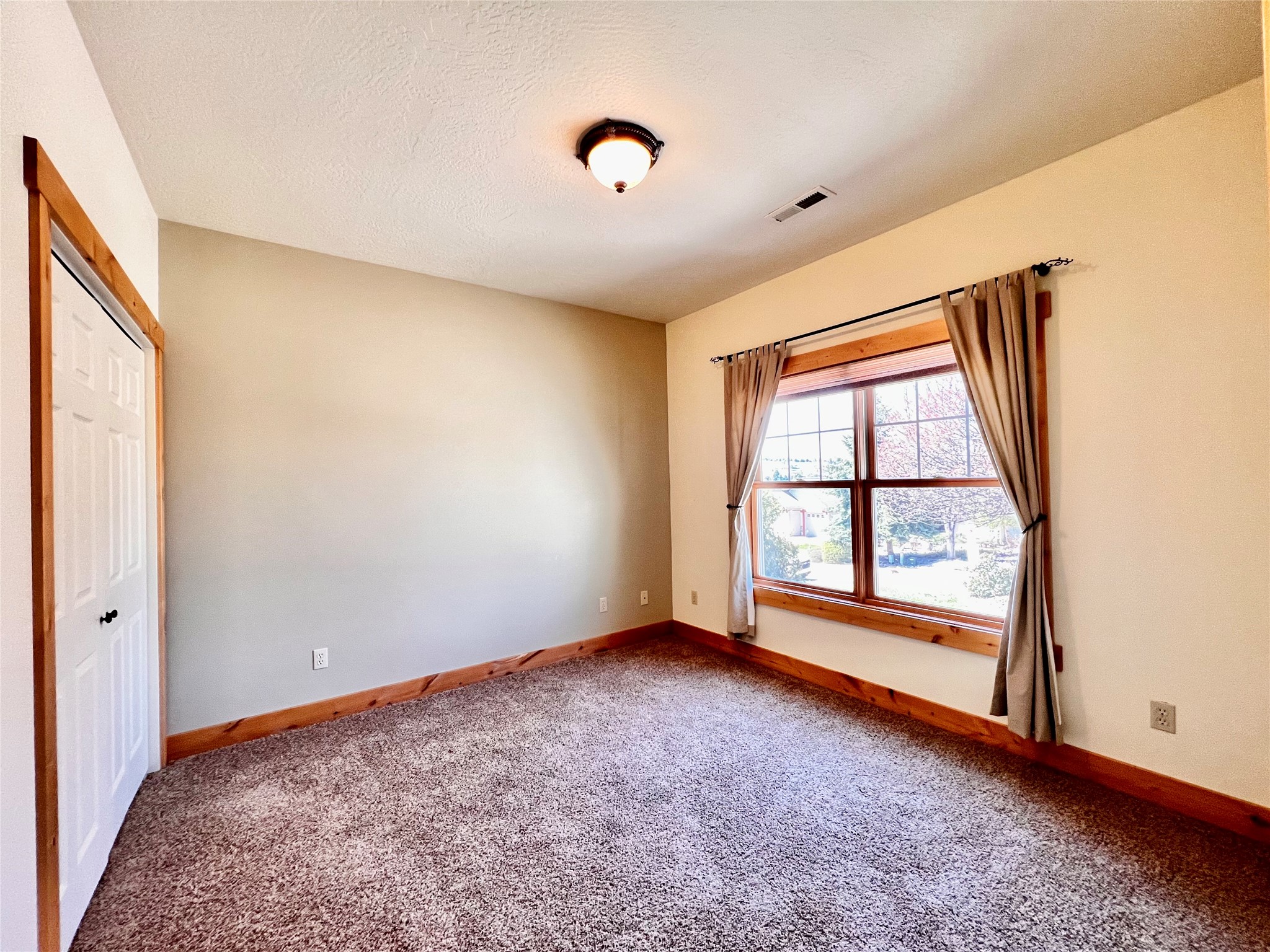 294 Montana Landing Property Photo 8