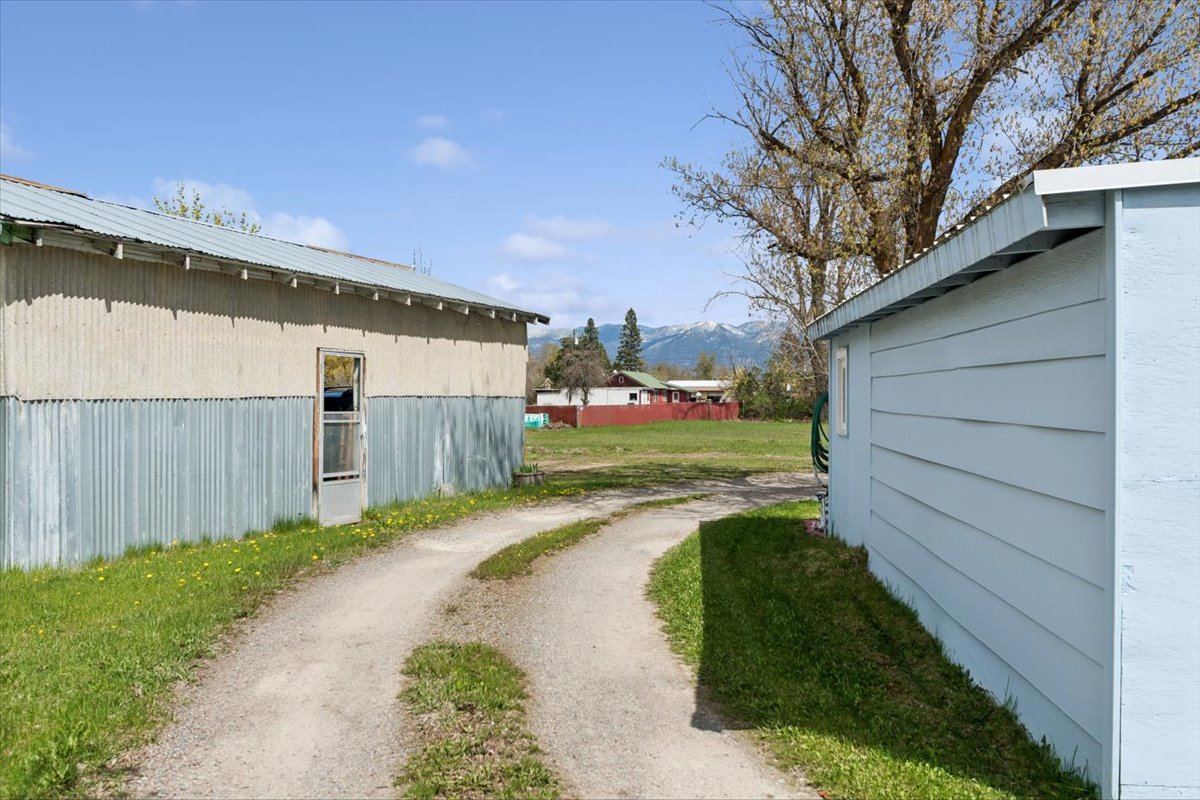 1575 Mt Highway 35 Property Photo 6