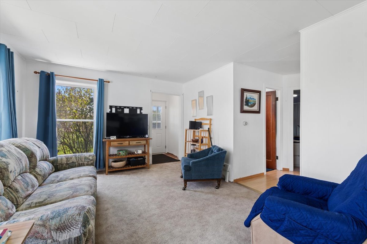 1575 Mt Highway 35 Property Photo 10