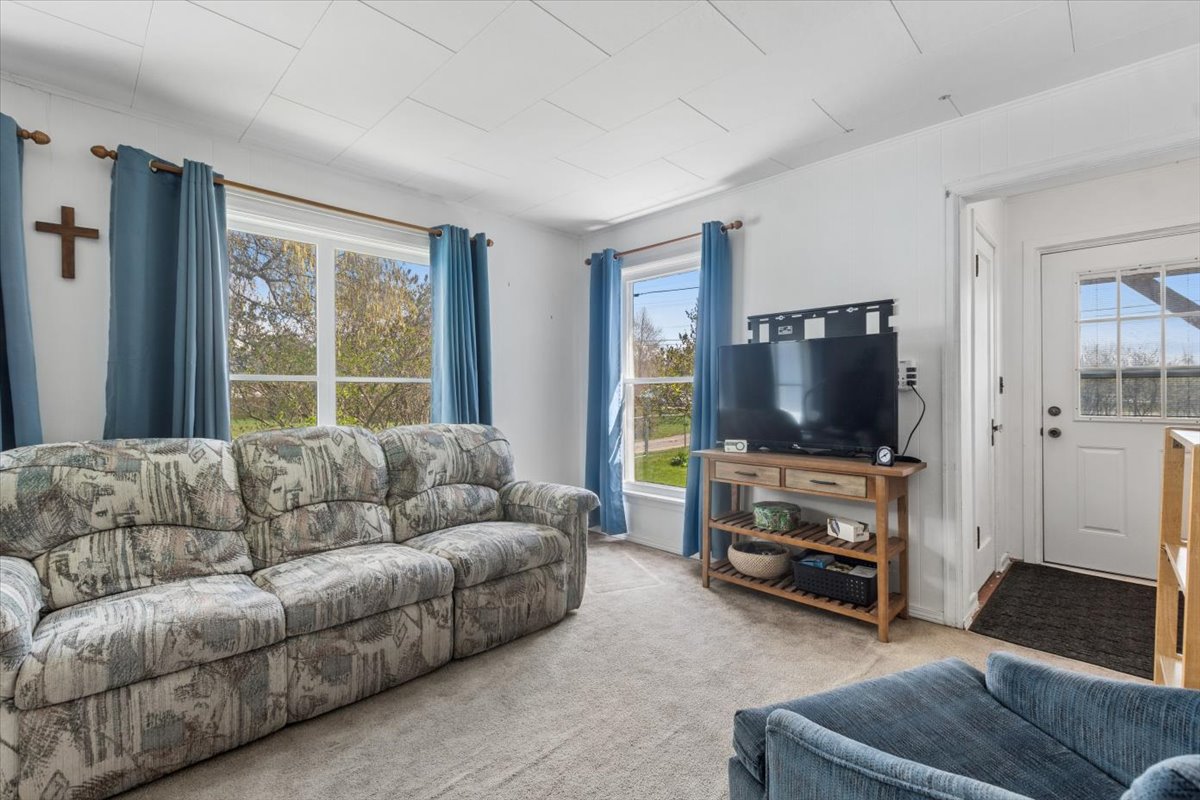 1575 Mt Highway 35 Property Photo 11