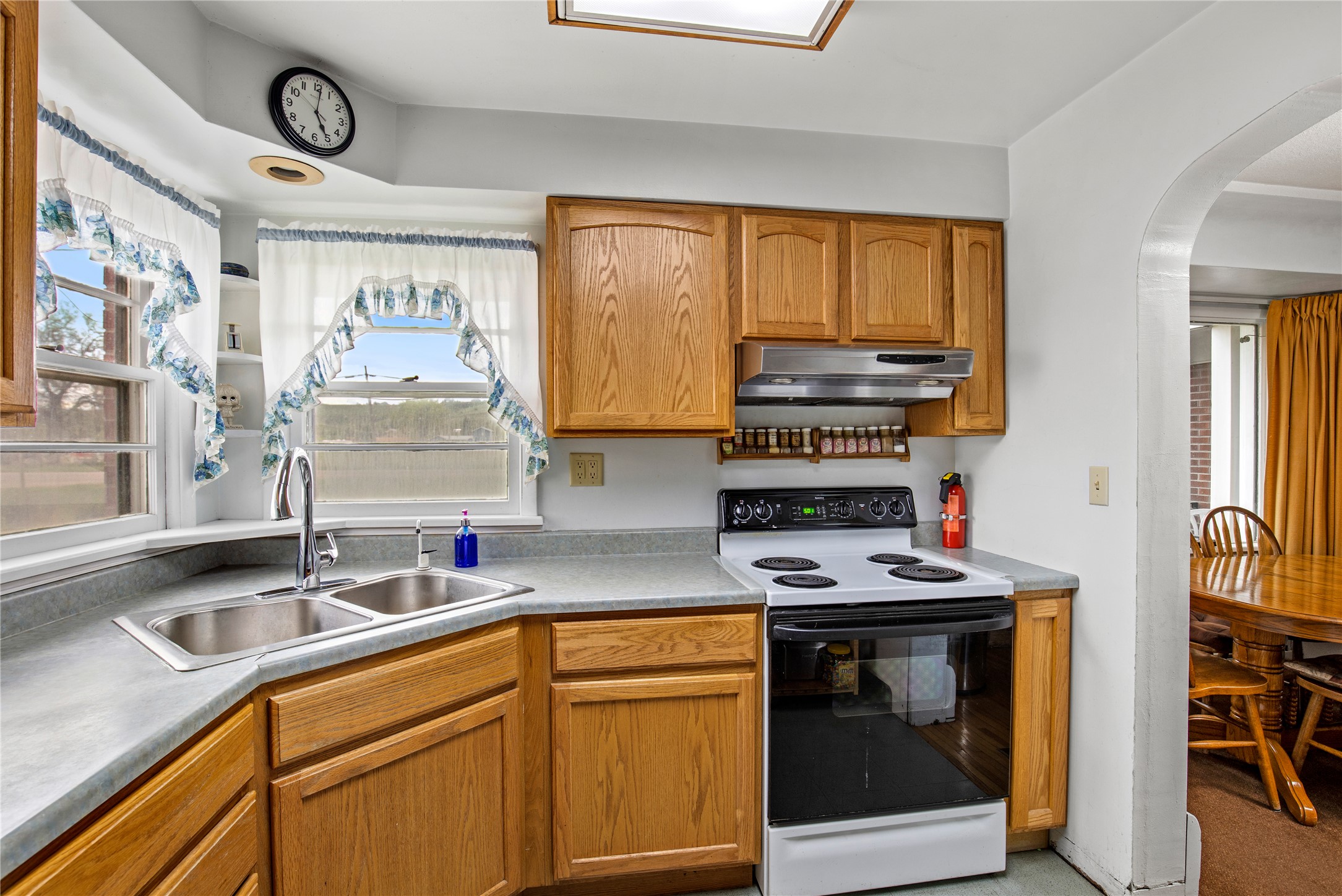 3103 Central Avenue W Property Photo 10