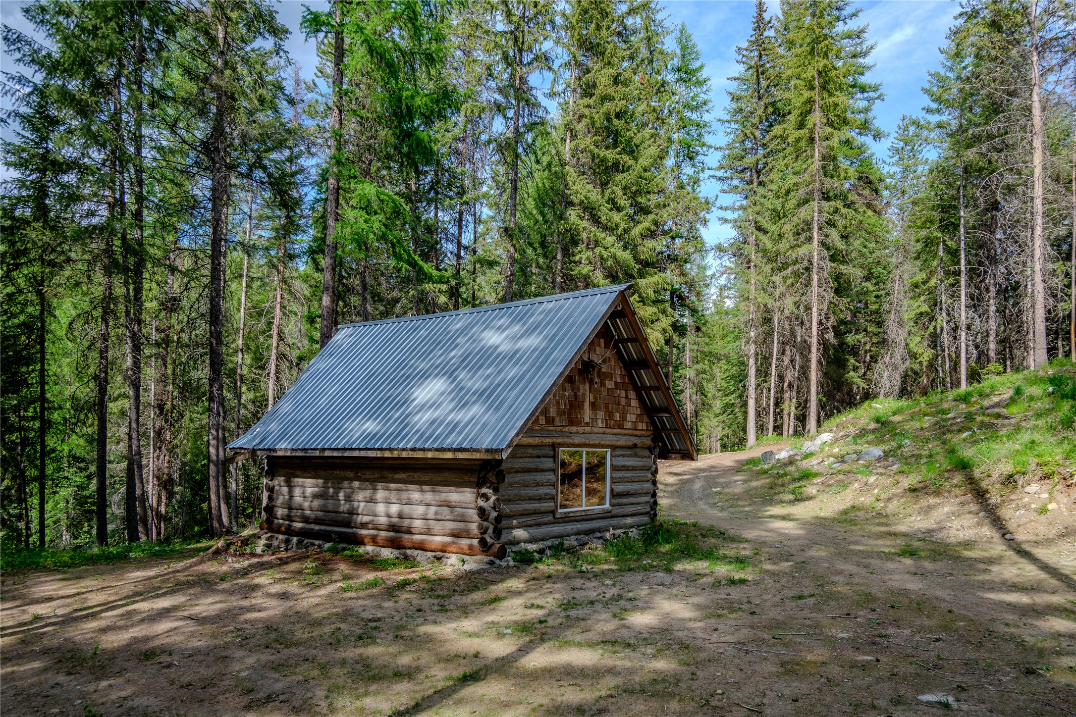 1741 Warland Road Property Photo 4