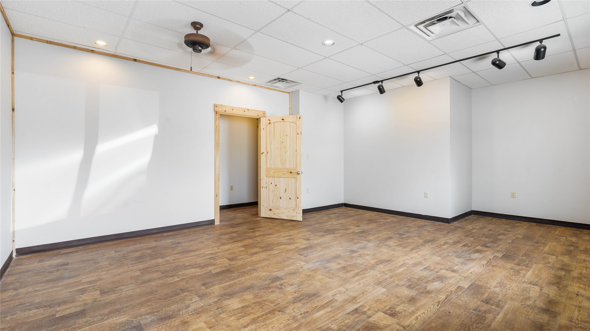 500 N Front Street Property Photo 14