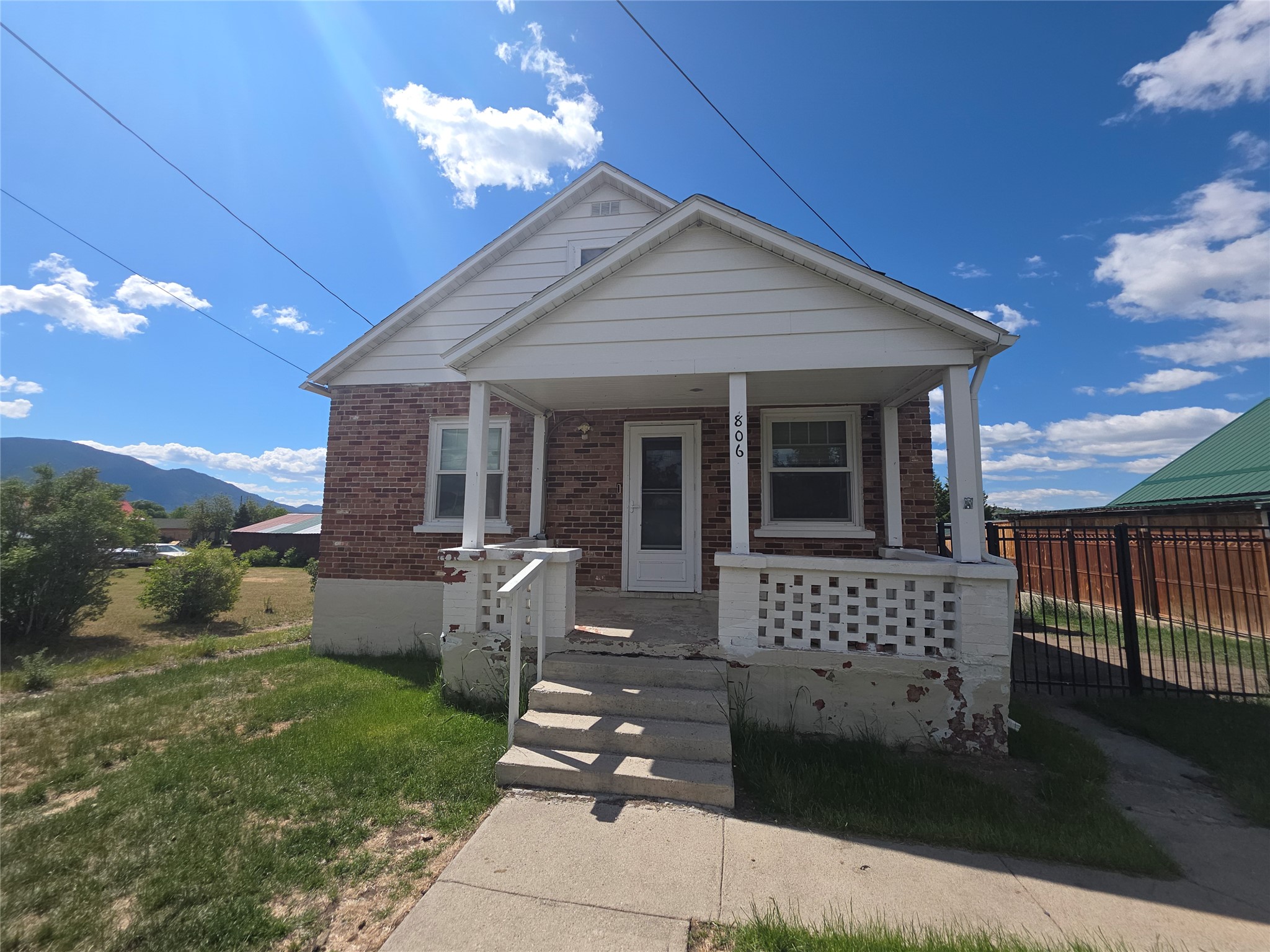 806 Majors Street Property Photo 1