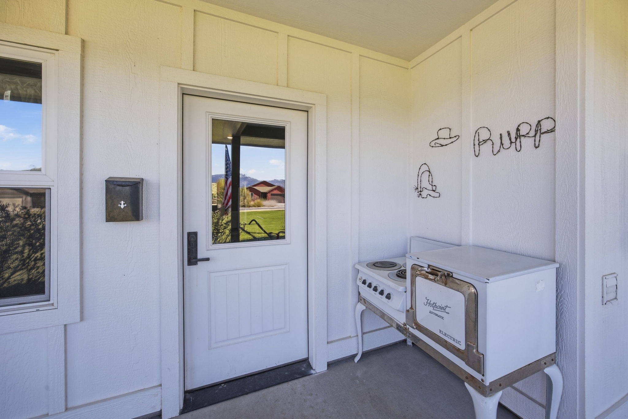 125 Lone Tree Way Property Photo 12