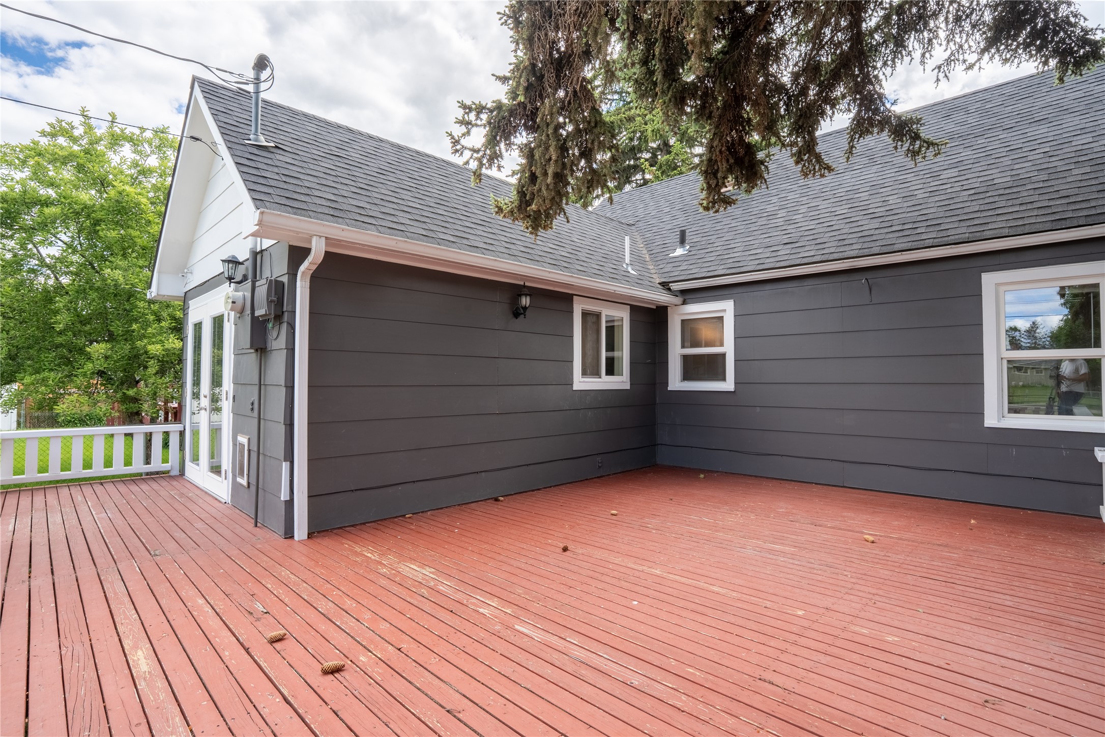 925 8th Avenue E Property Photo 8
