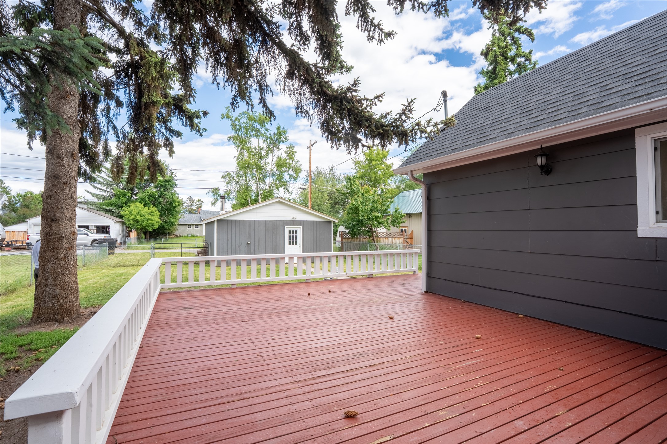 925 8th Avenue E Property Photo 9