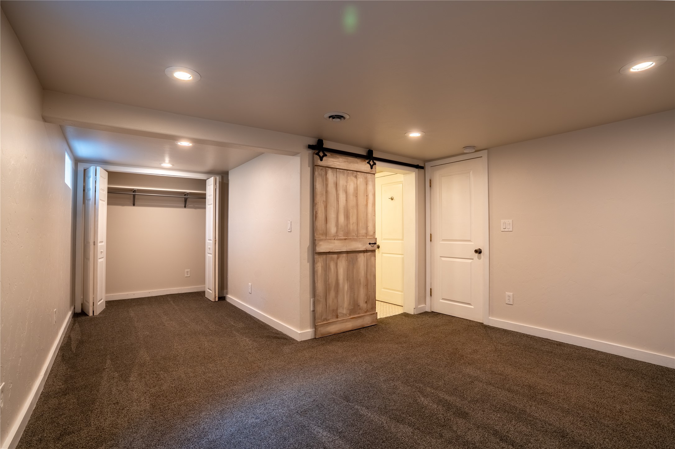 925 8th Avenue E Property Photo 18
