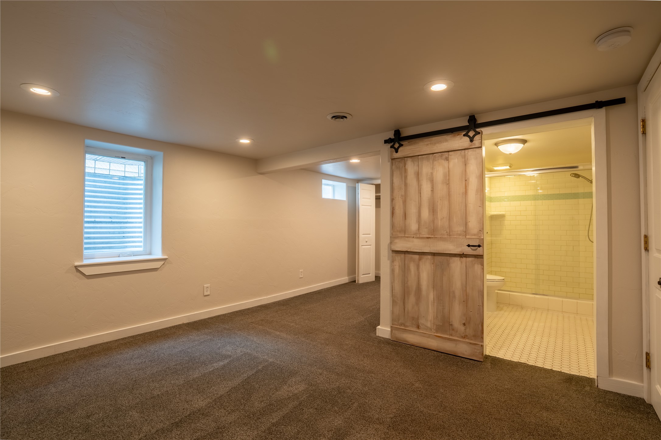 925 8th Avenue E Property Photo 19