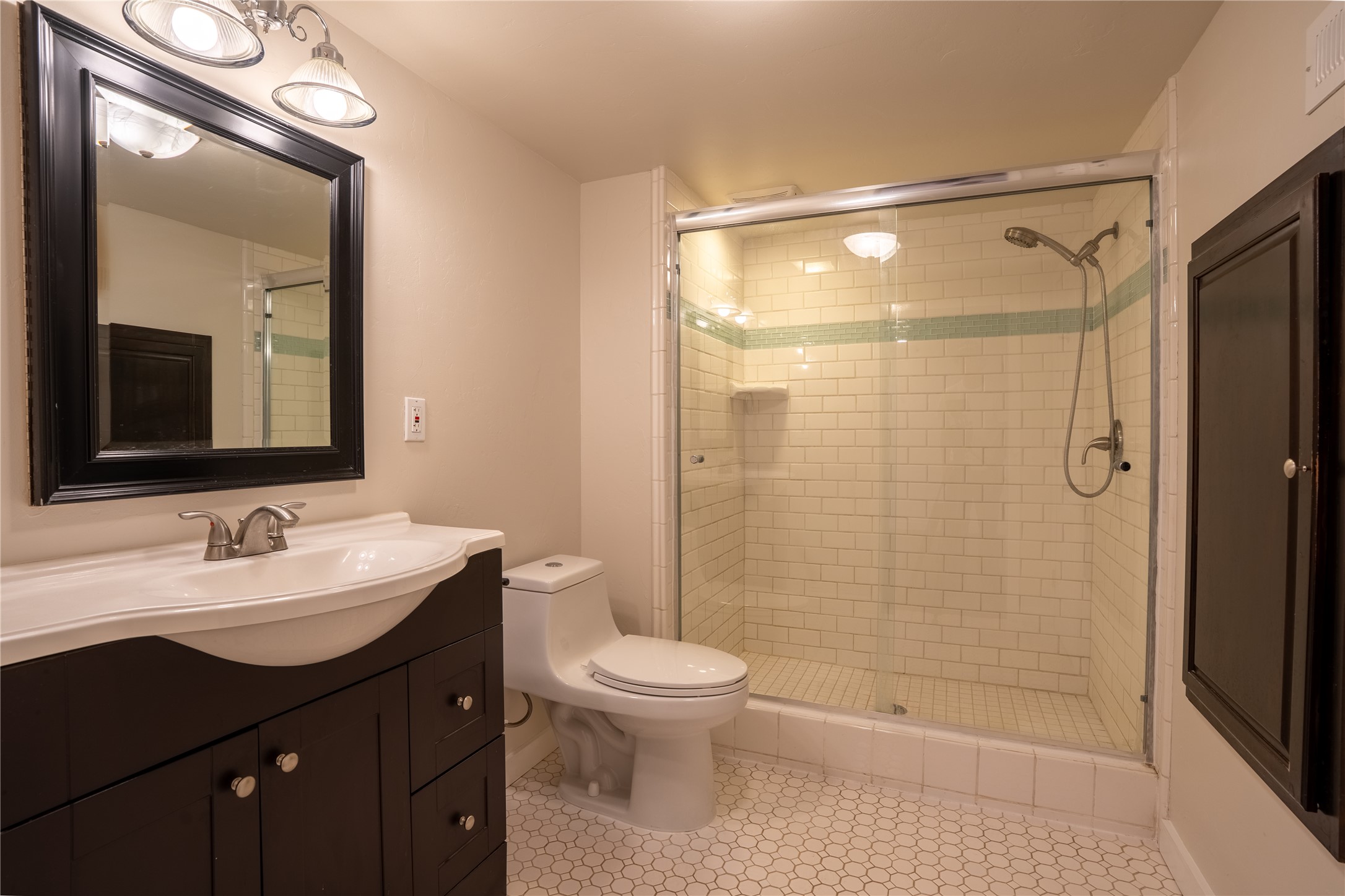 925 8th Avenue E Property Photo 20