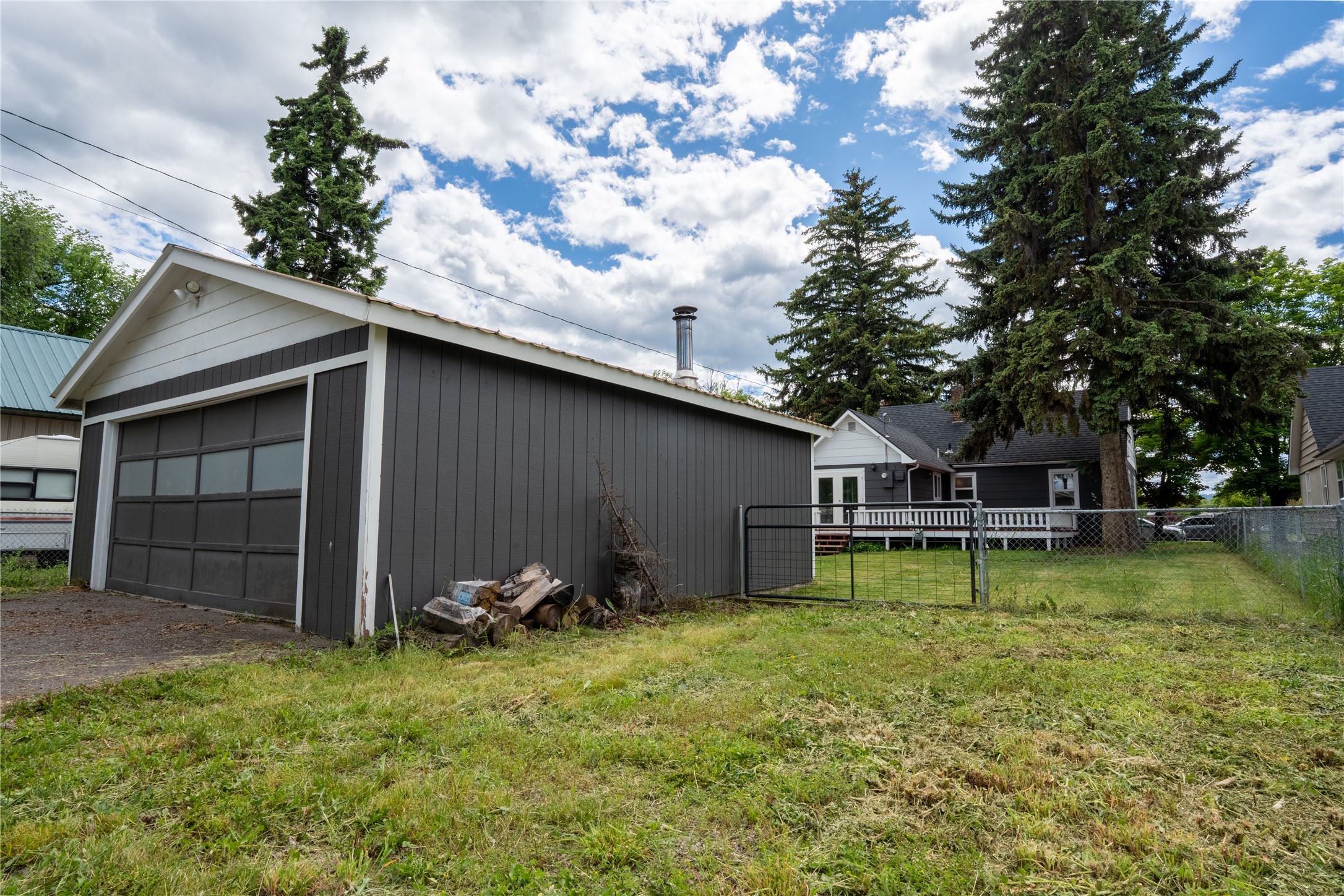 925 8th Avenue E Property Photo 28