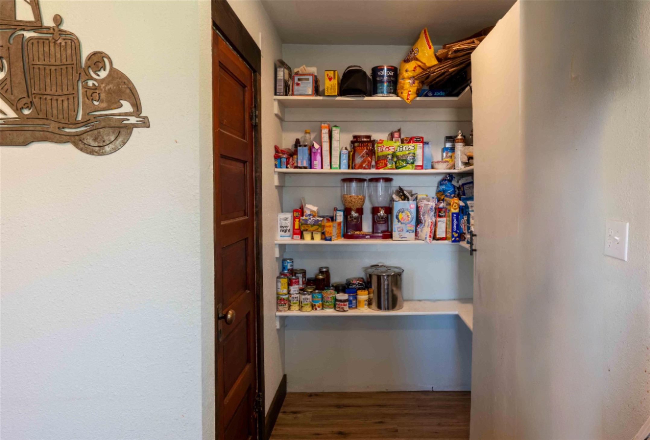 103 W Meany Street Property Photo 10