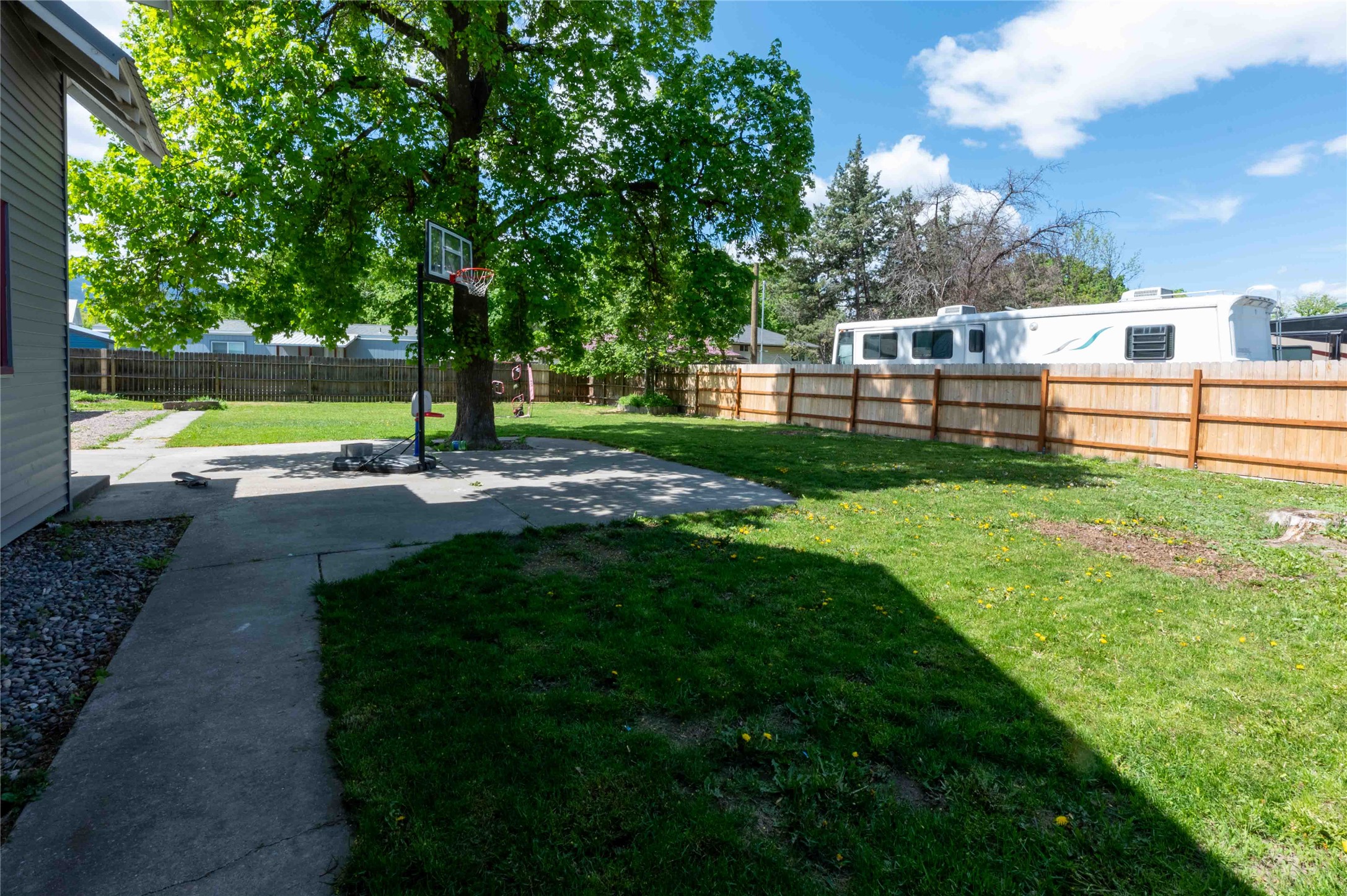 103 W Meany Street Property Photo 19