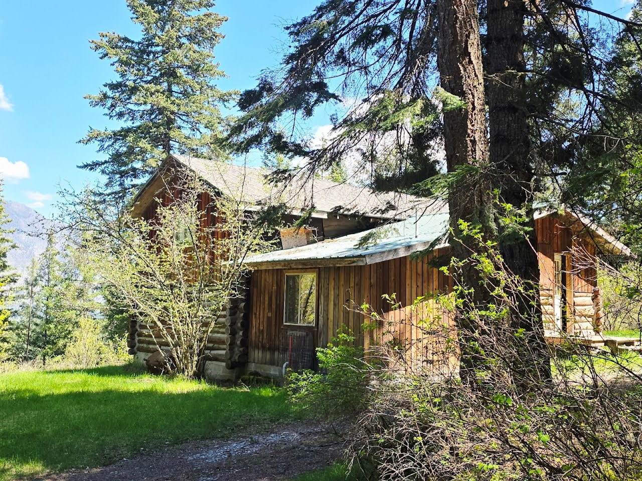 93 Wapiti Point Road Property Photo 2