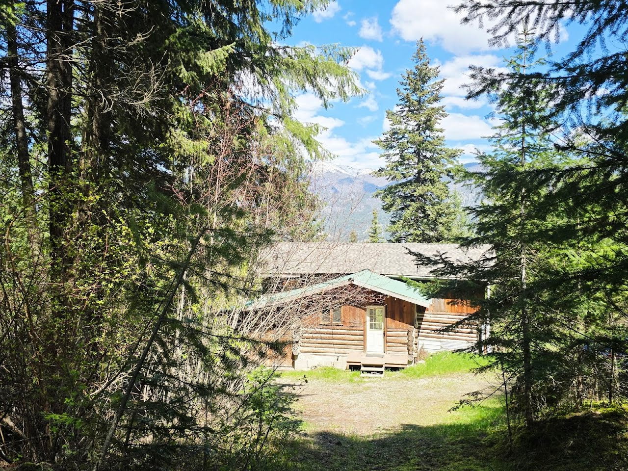 93 Wapiti Point Road Property Photo 3