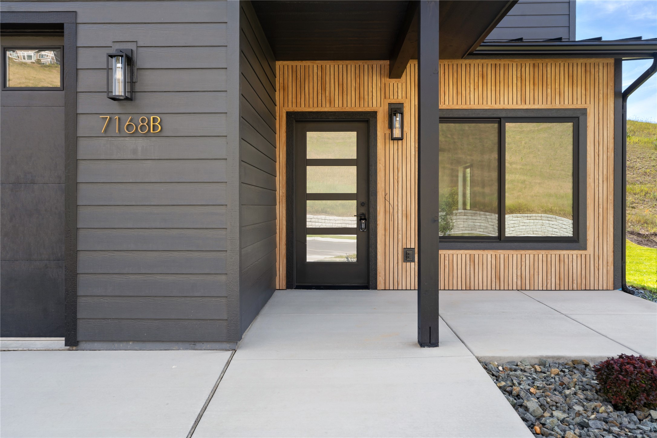 7168 Shaver Drive B Property Photo 4