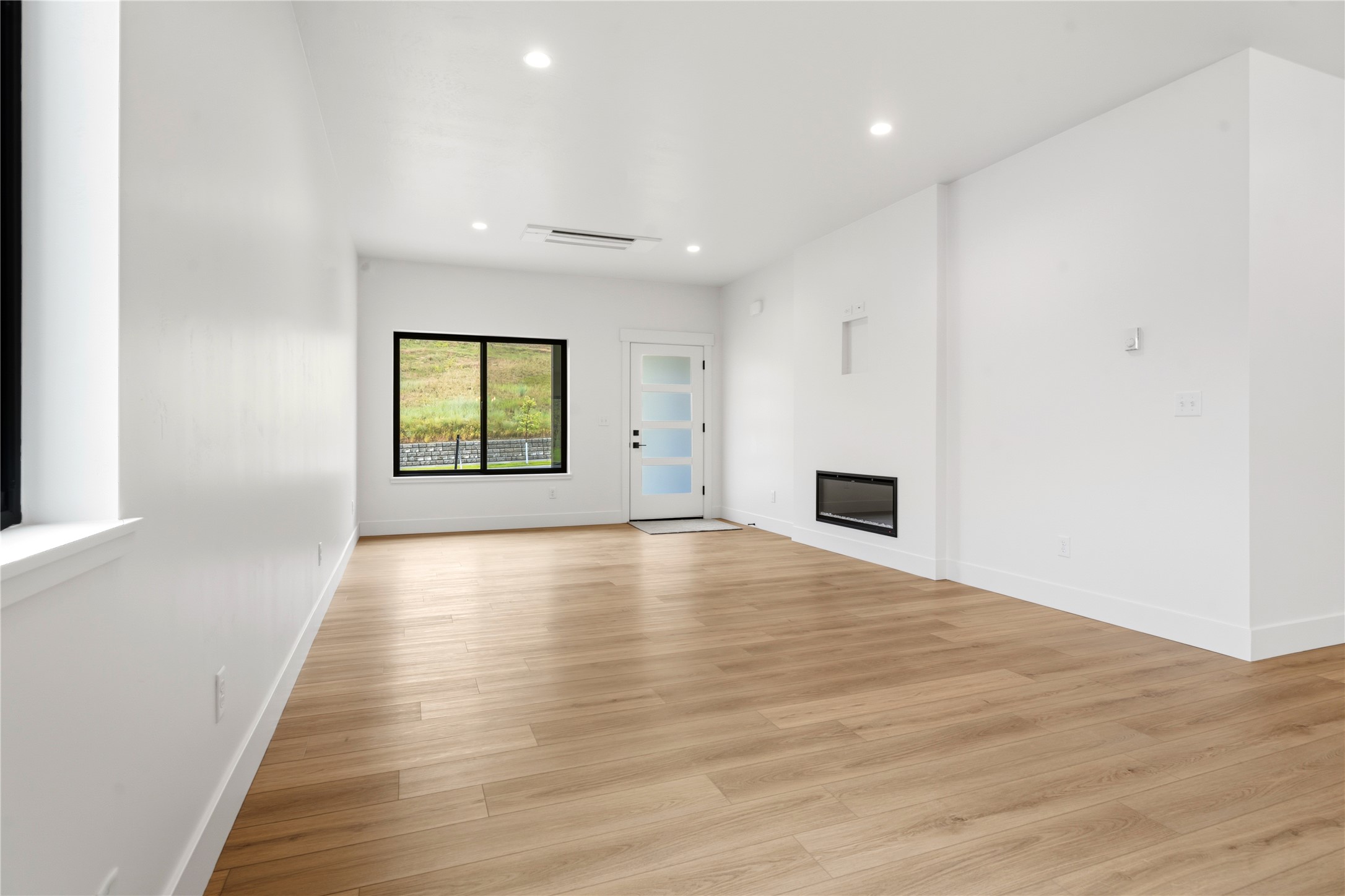 7168 Shaver Drive B Property Photo 6
