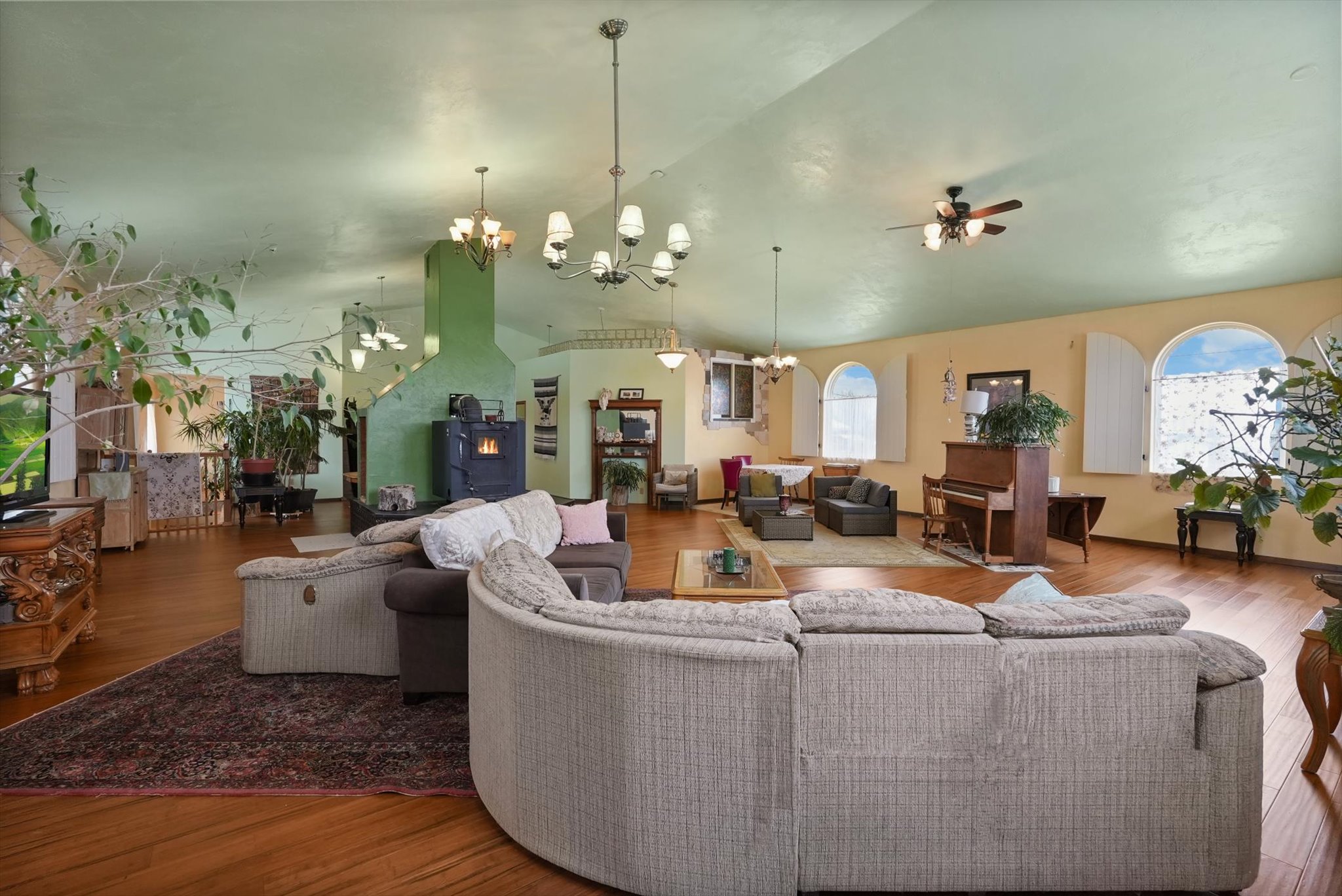 529 3rd Avenue Property Photo 8