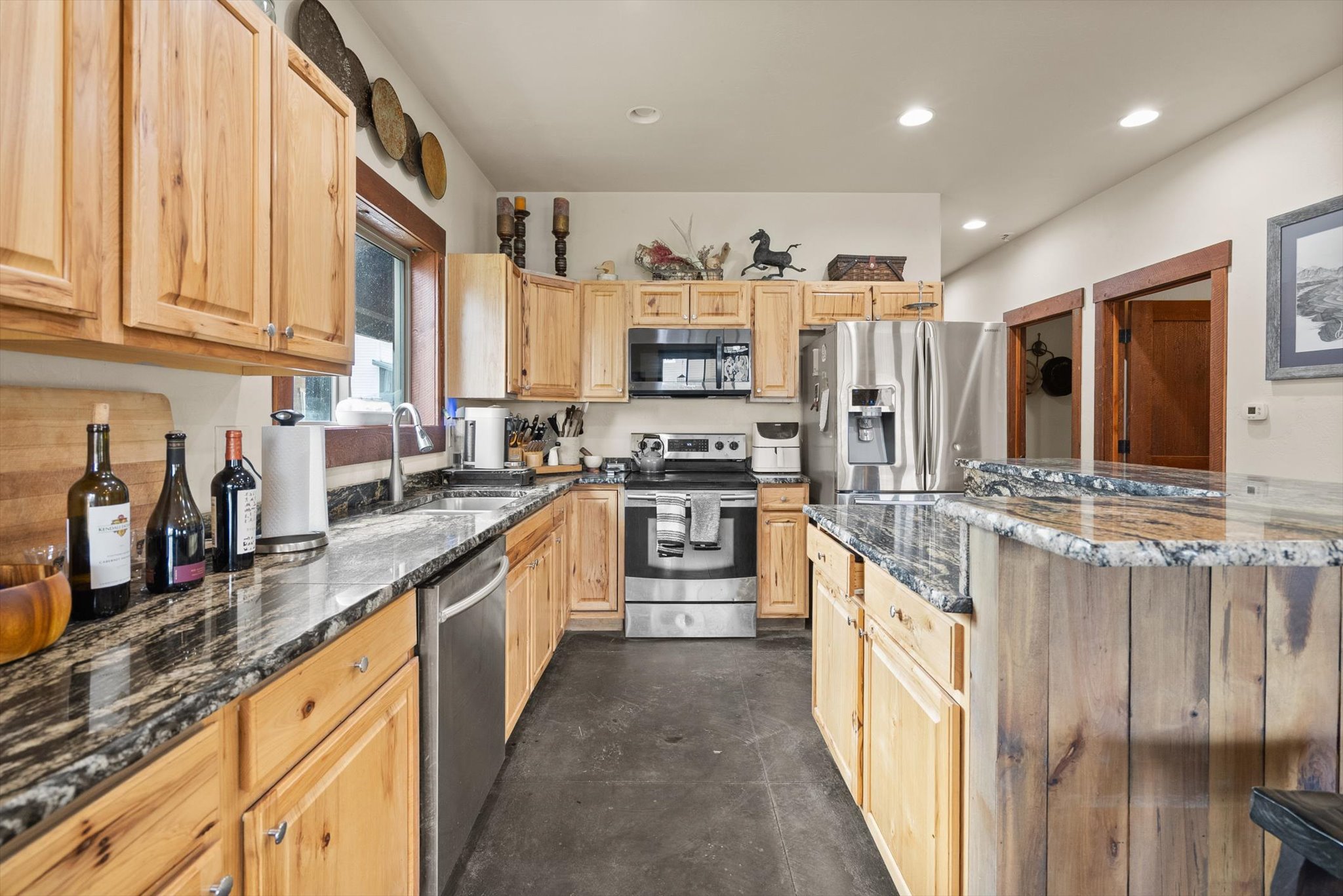 706 Aspen Grove Street Property Photo 10
