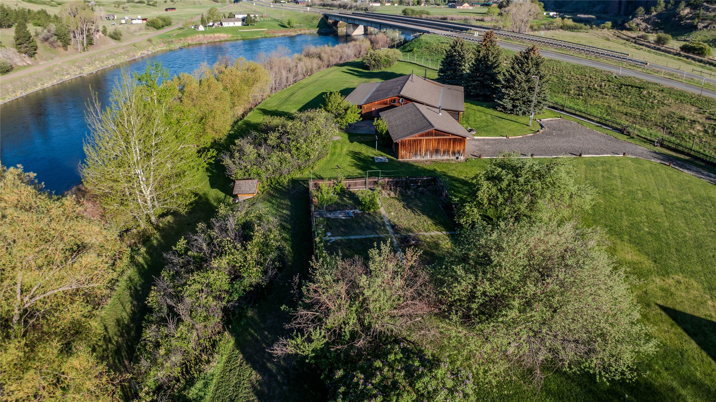68 River Drive Property Photo 3