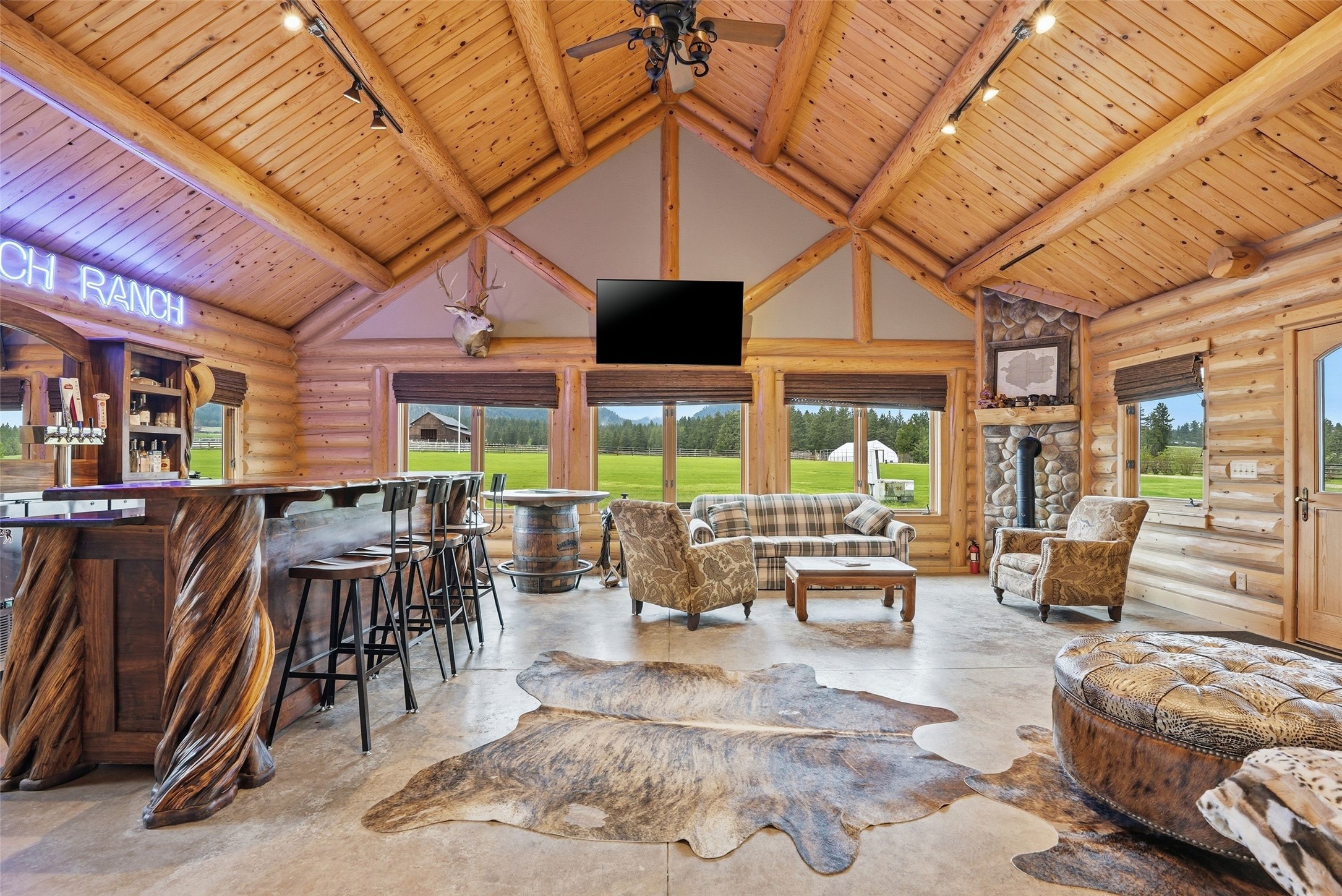 241 Orr Loop Property Photo 89
