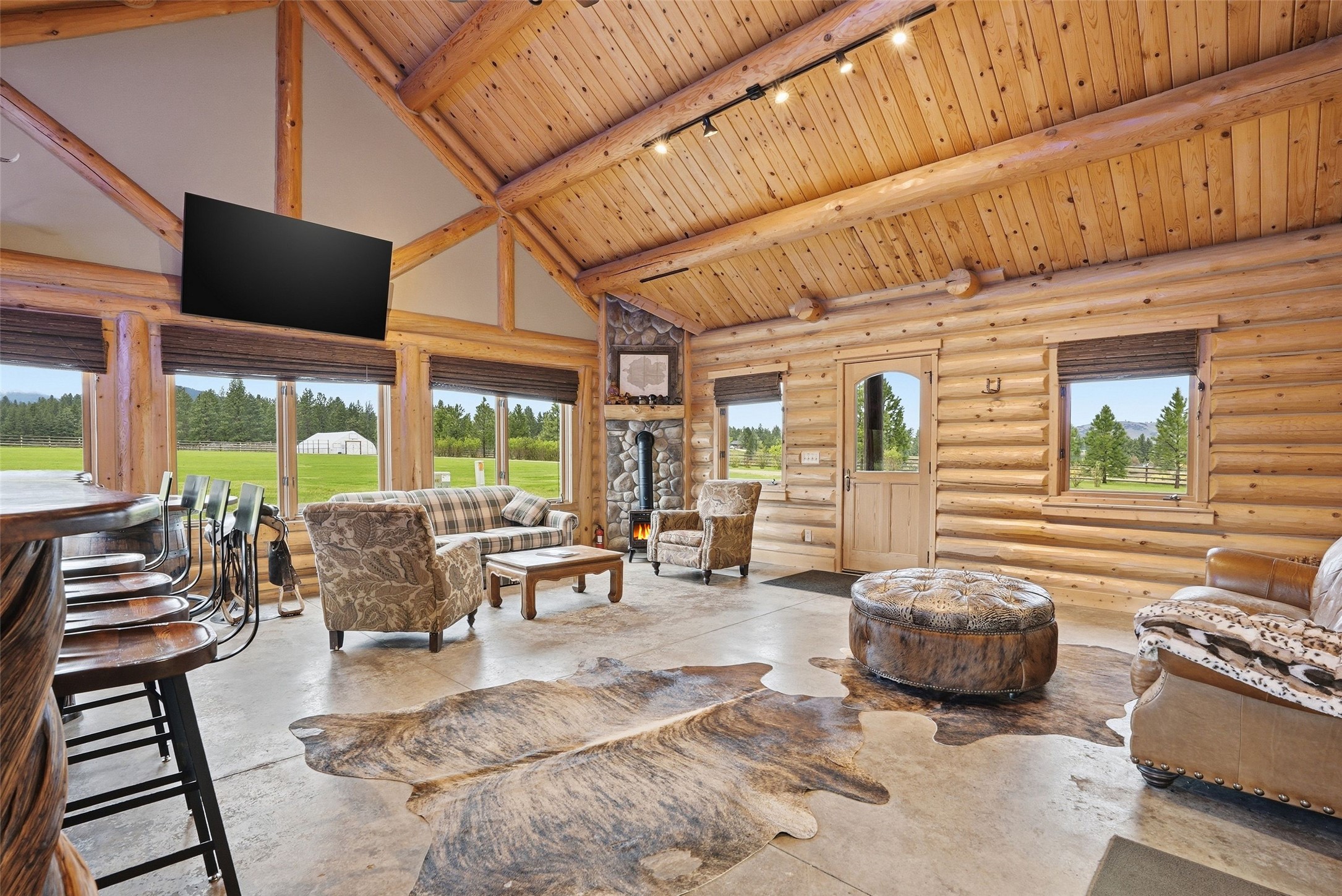 241 Orr Loop Property Photo 90