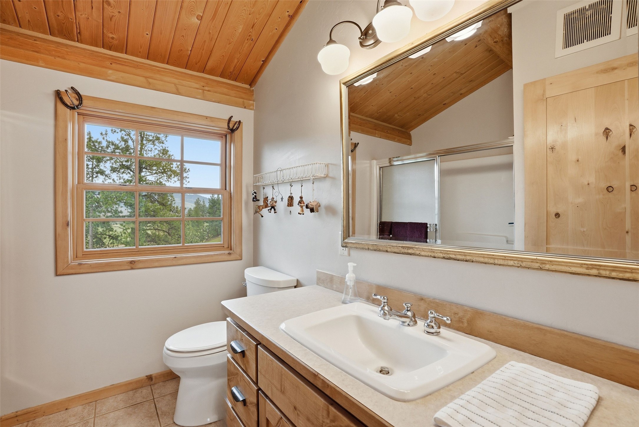 241 Orr Loop Property Photo 108