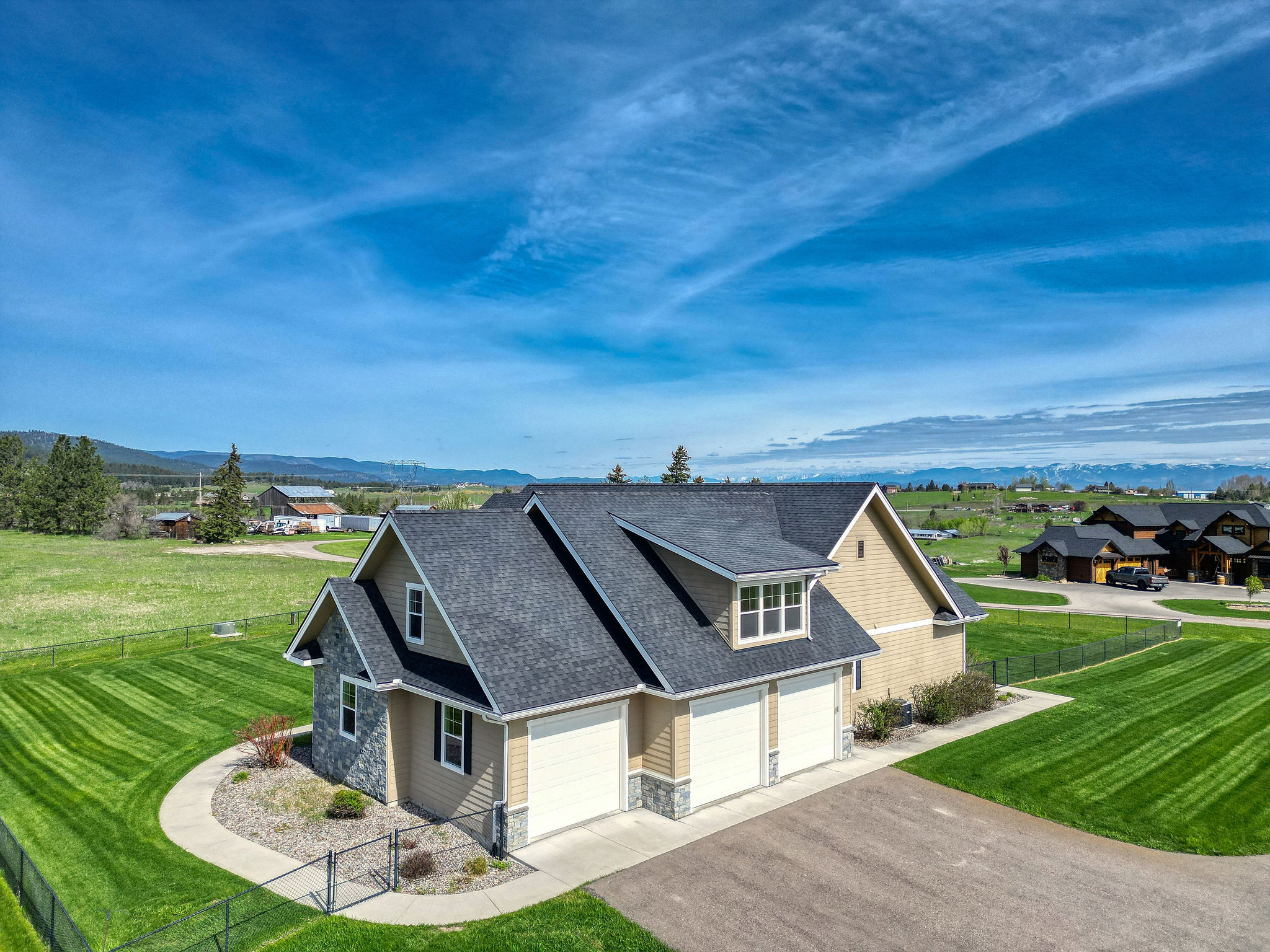 170 Milky Way Property Photo 3