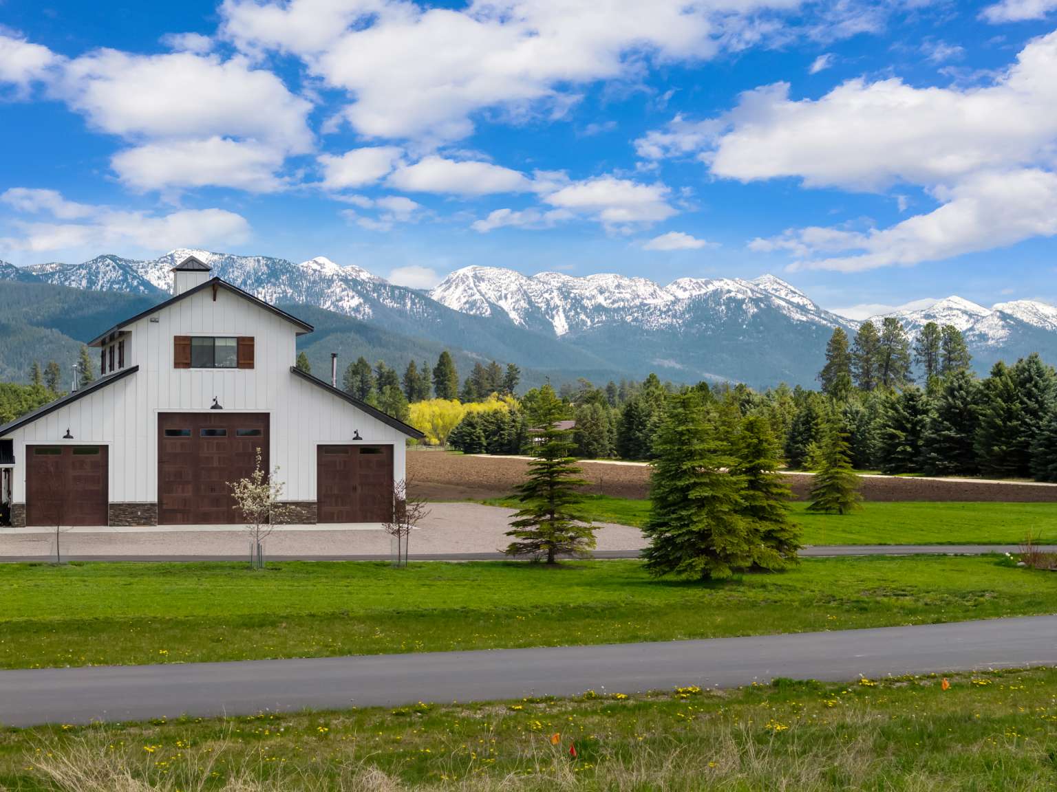 1128 Tree Farm Road Property Photo 1