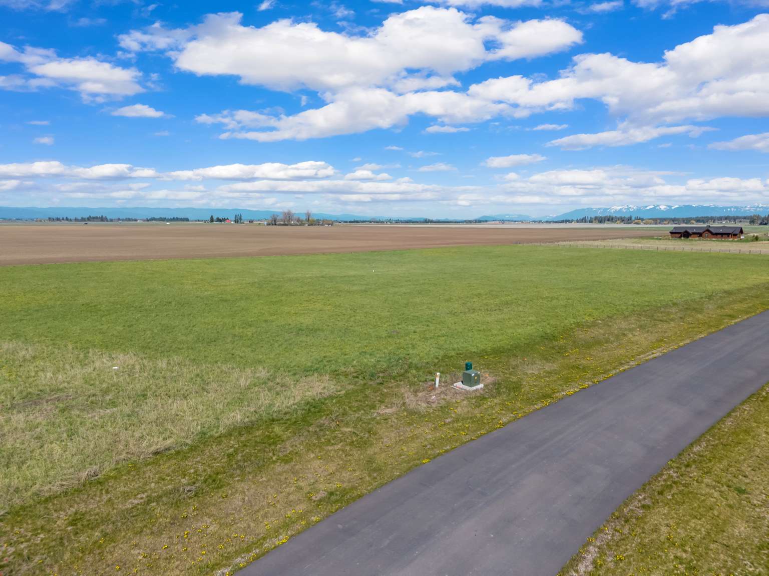 1128 Tree Farm Road Property Photo 3