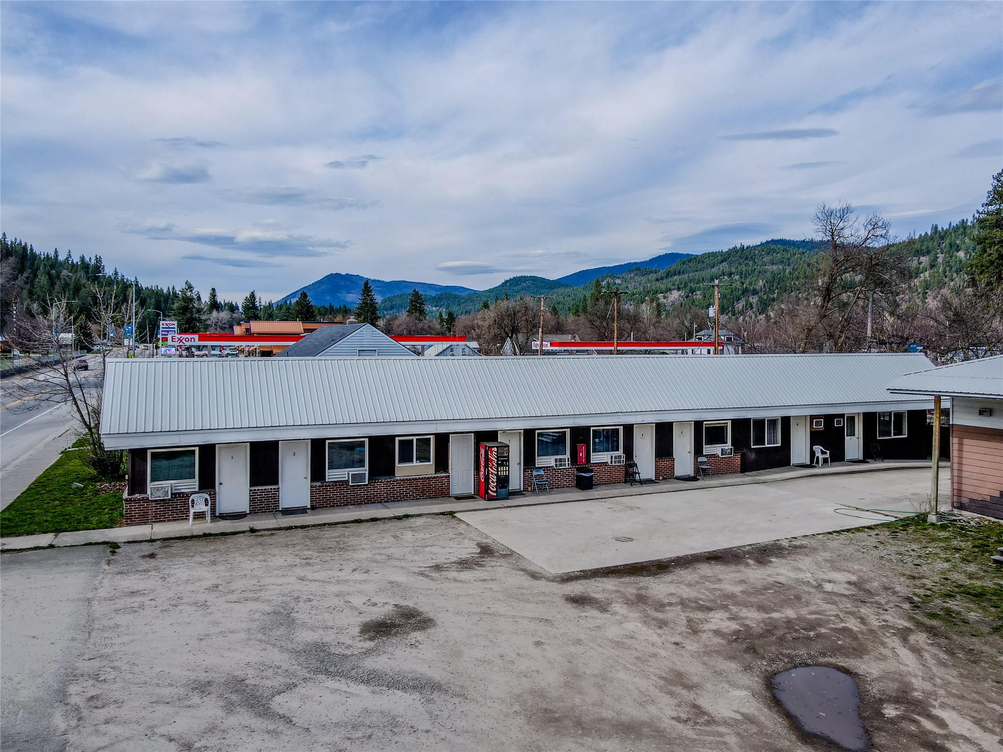 213 E Missoula Avenue Property Photo 6