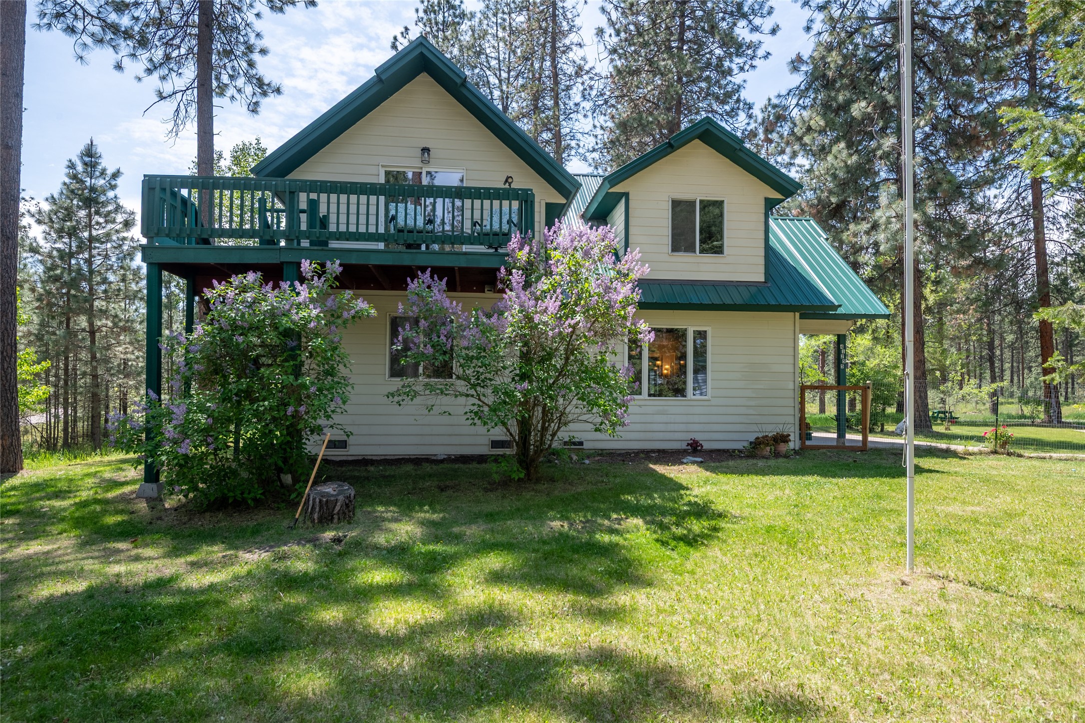 41255 Pine Tree Lane Property Photo 2