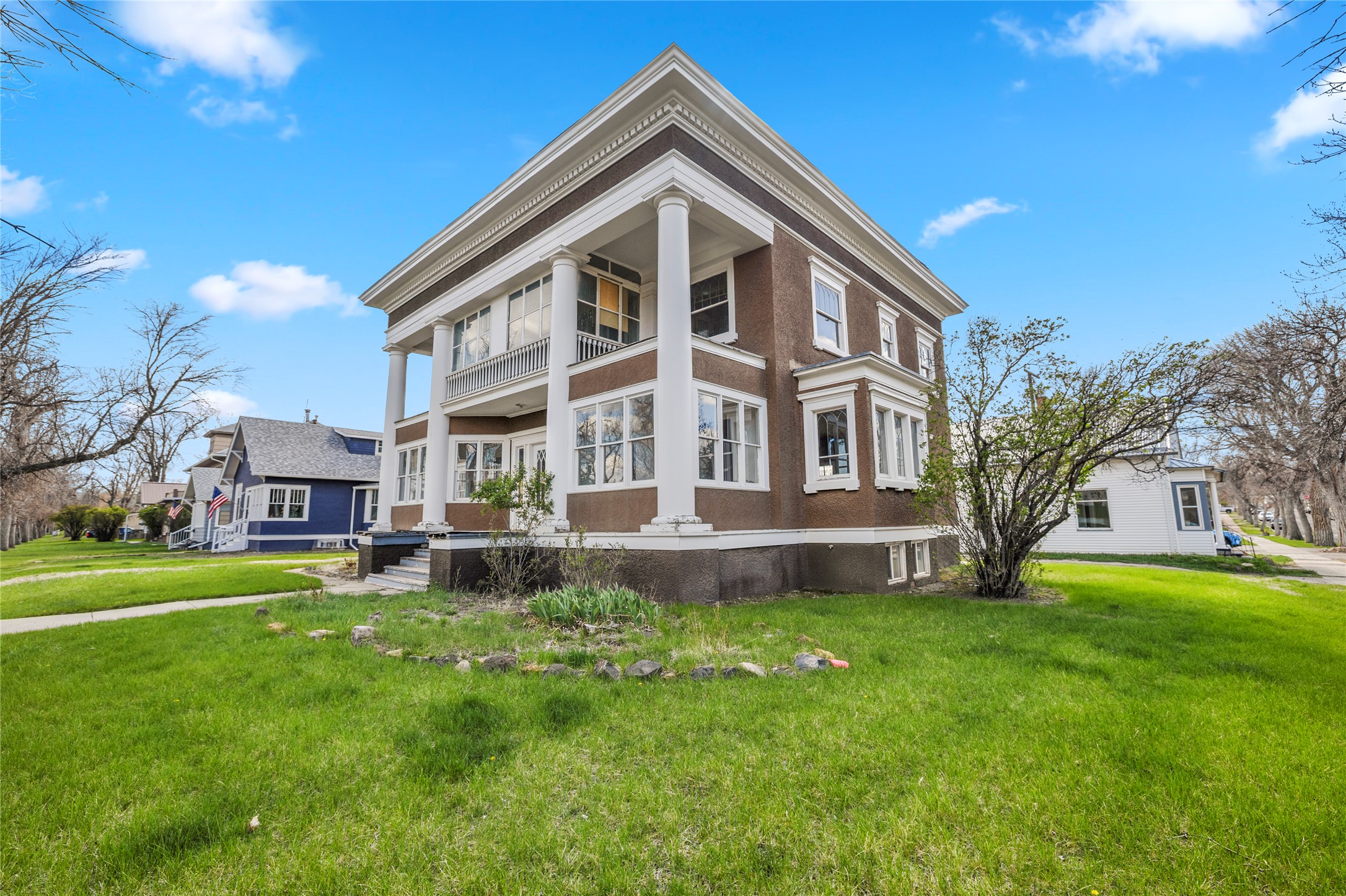 606 3rd Avenue Property Photo 1