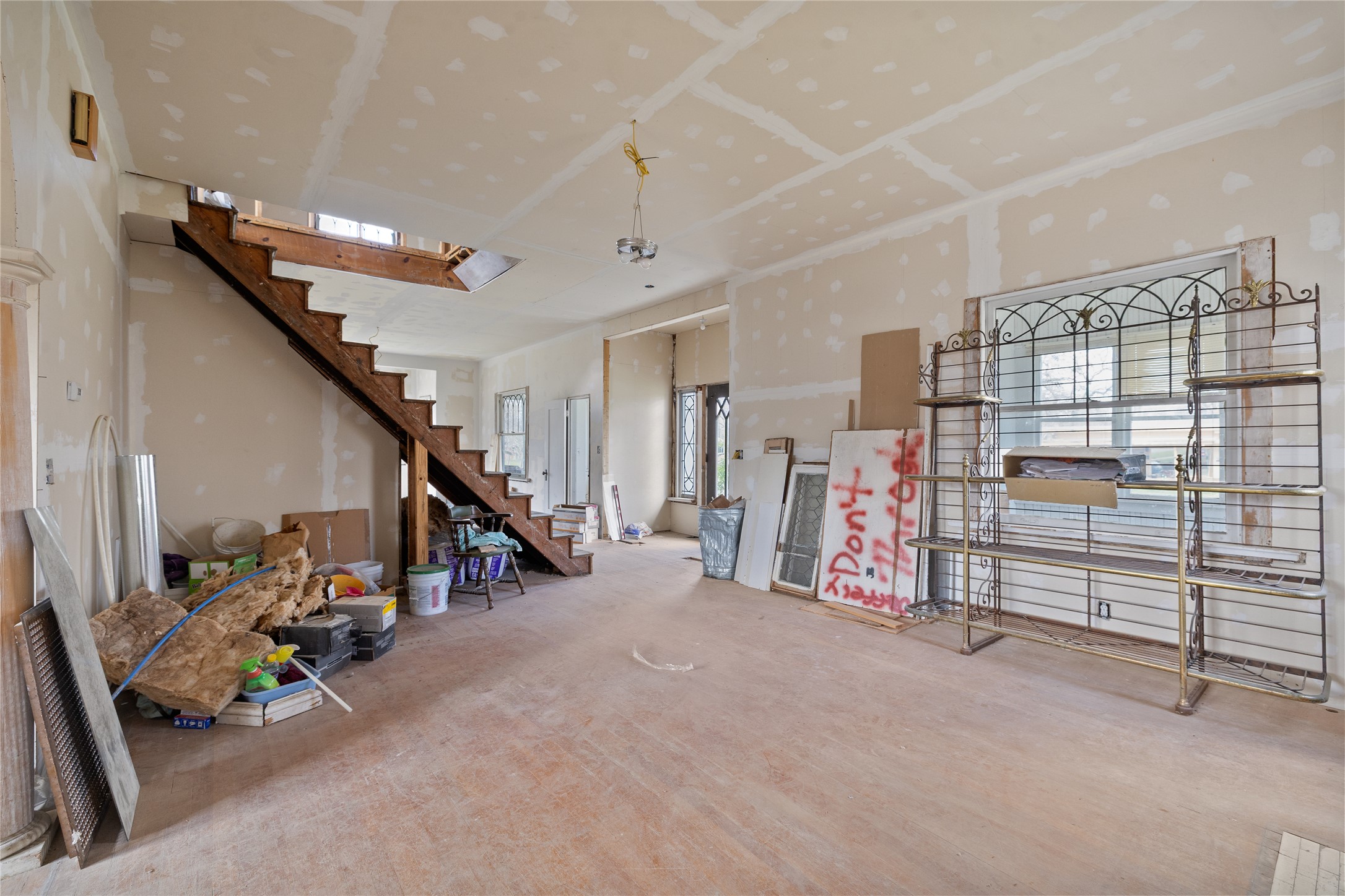 606 3rd Avenue Property Photo 15