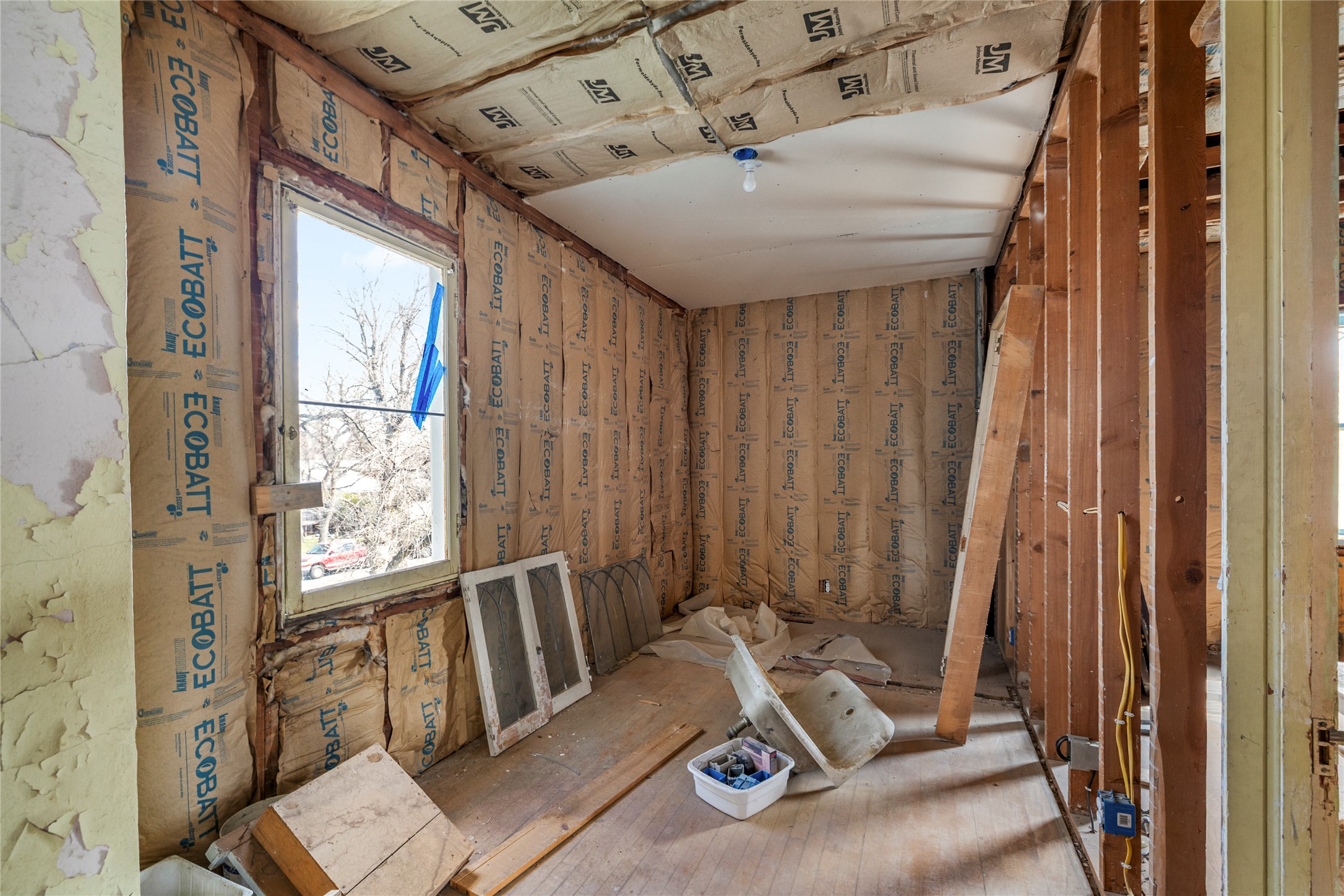 606 3rd Avenue Property Photo 23