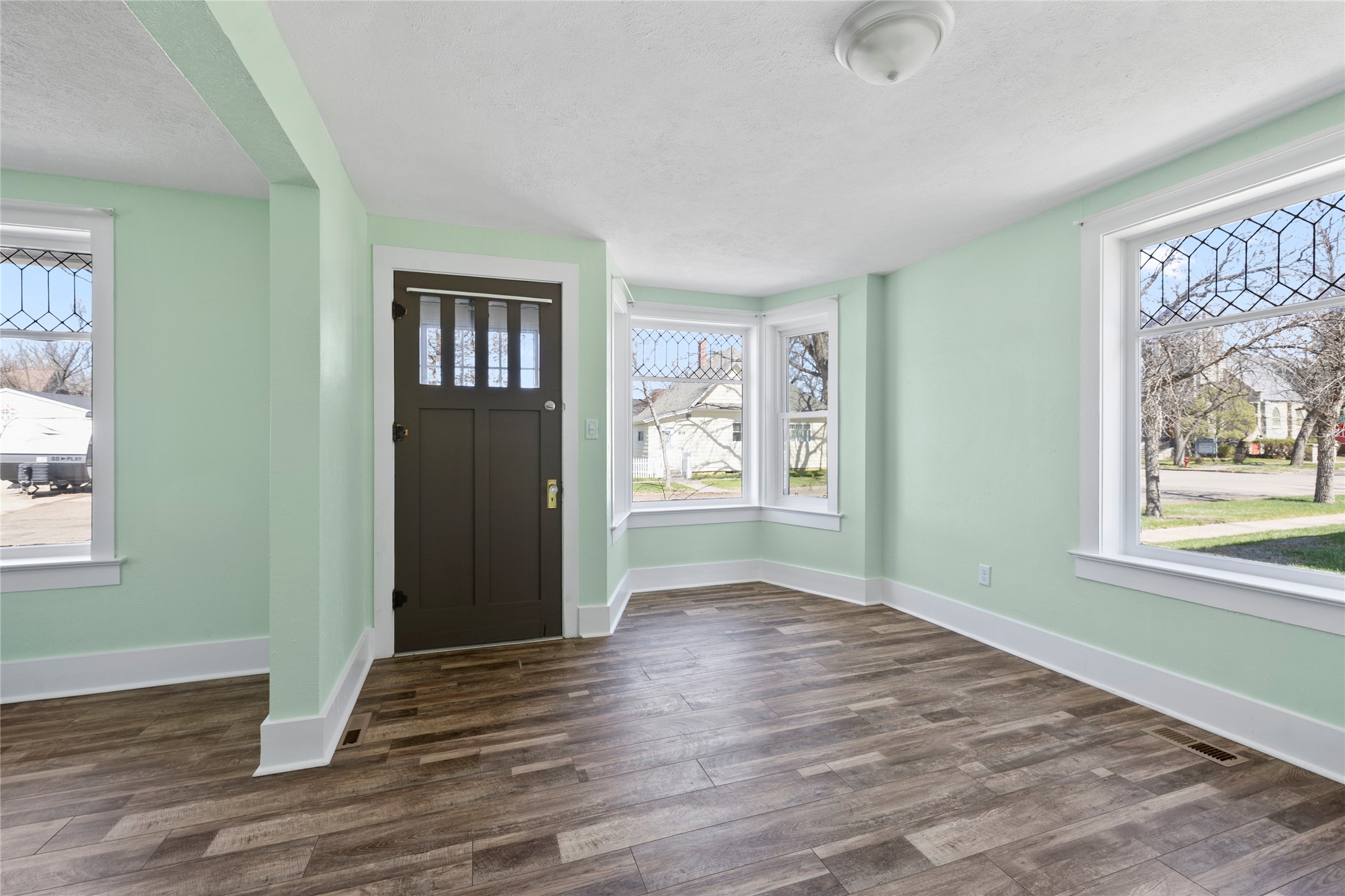 606 3rd Avenue Property Photo 36