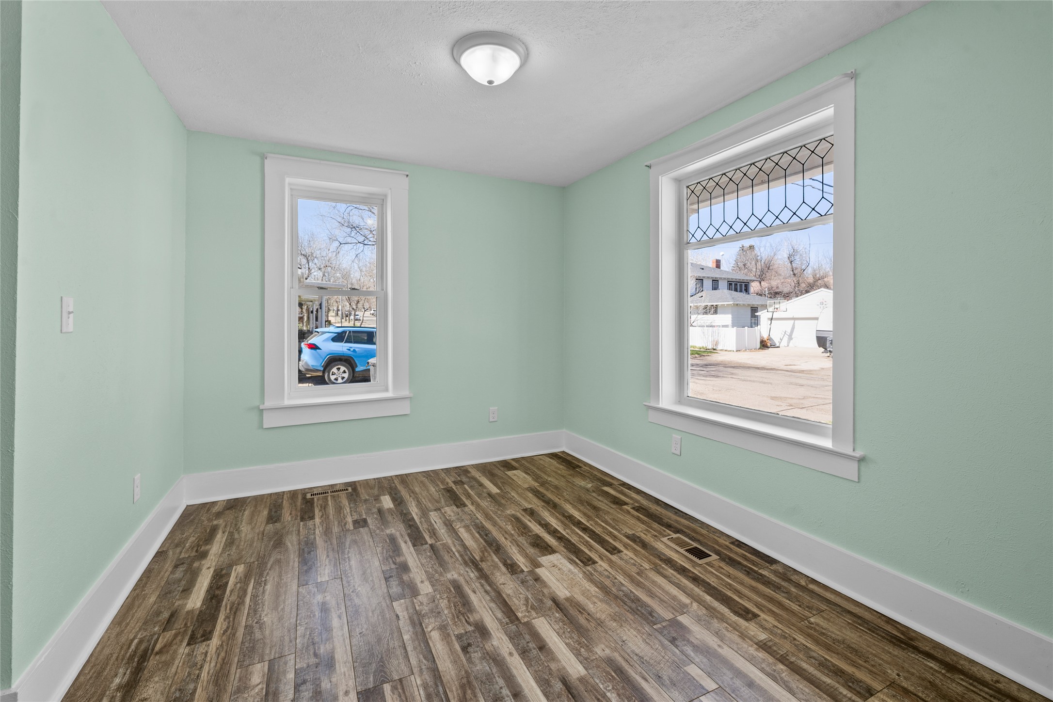 606 3rd Avenue Property Photo 37