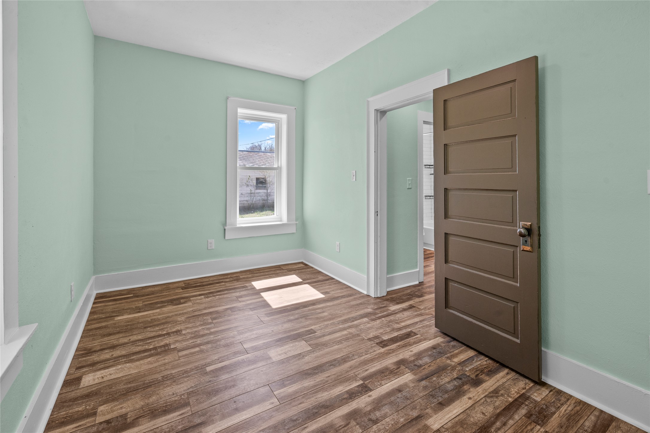 606 3rd Avenue Property Photo 42
