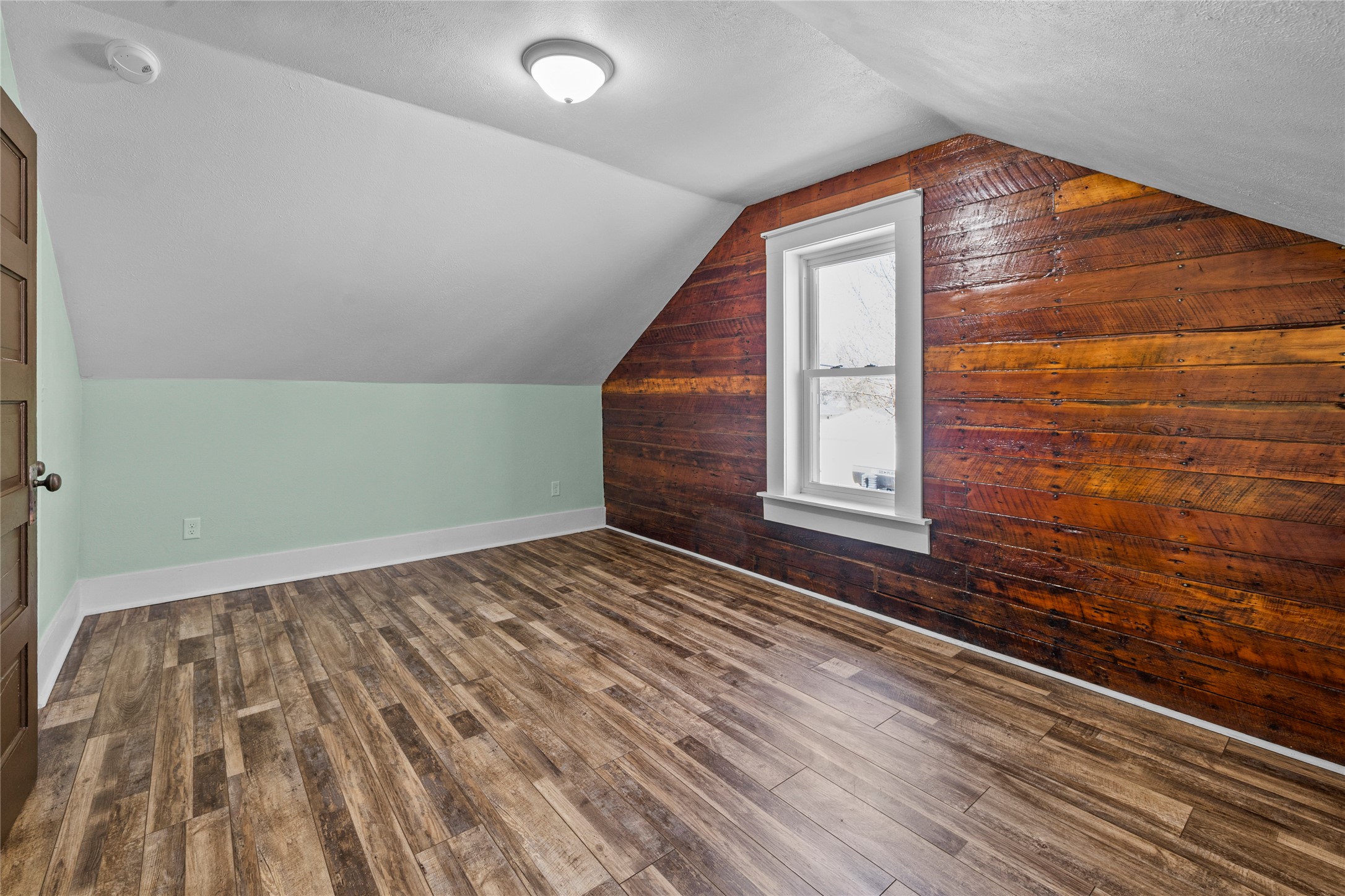 606 3rd Avenue Property Photo 44