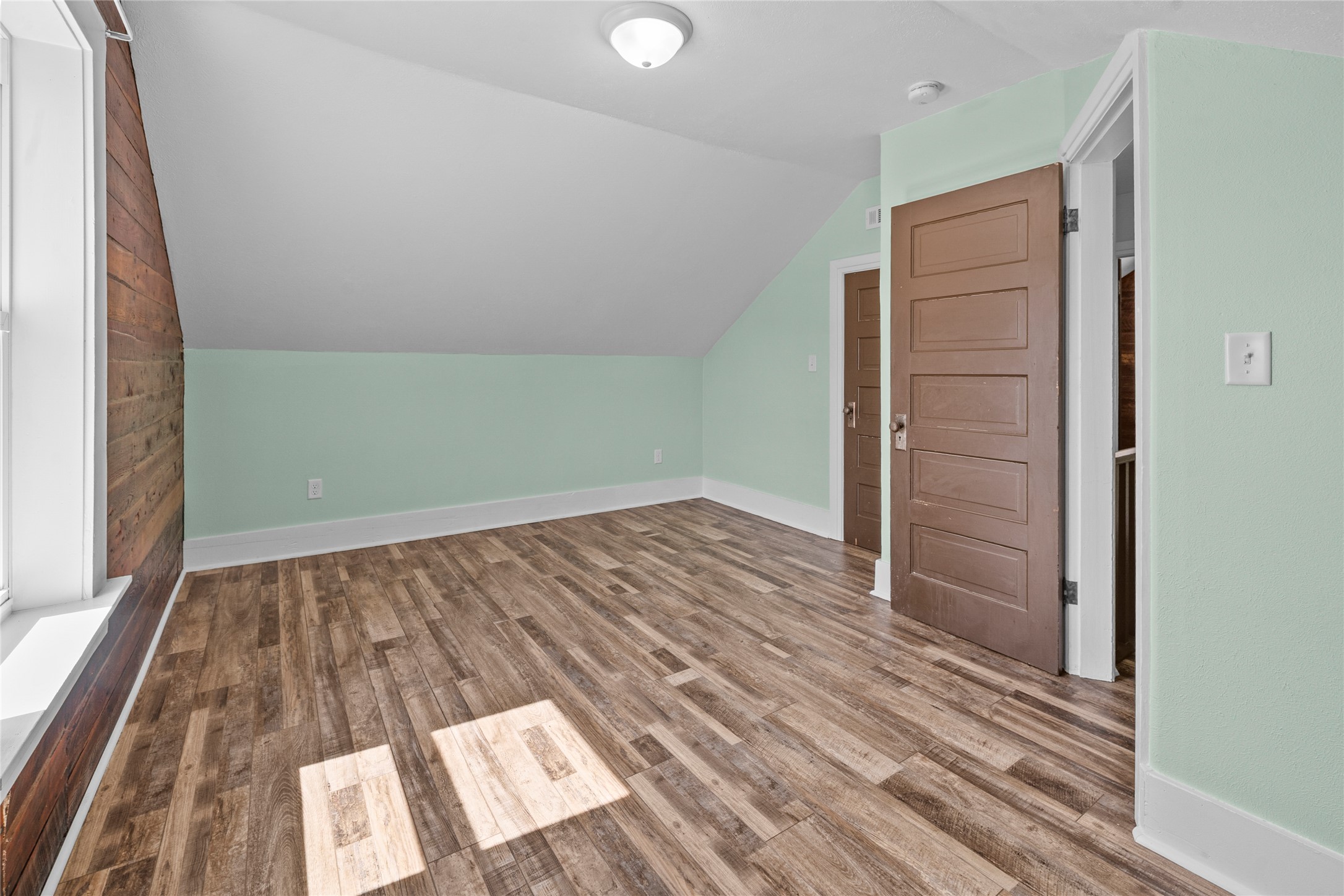 606 3rd Avenue Property Photo 49