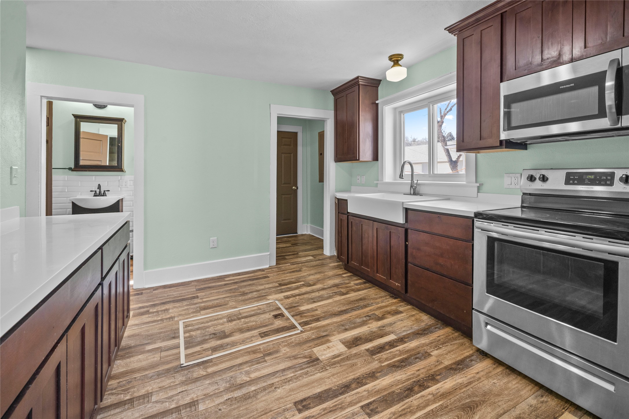 606 3rd Avenue Property Photo 51