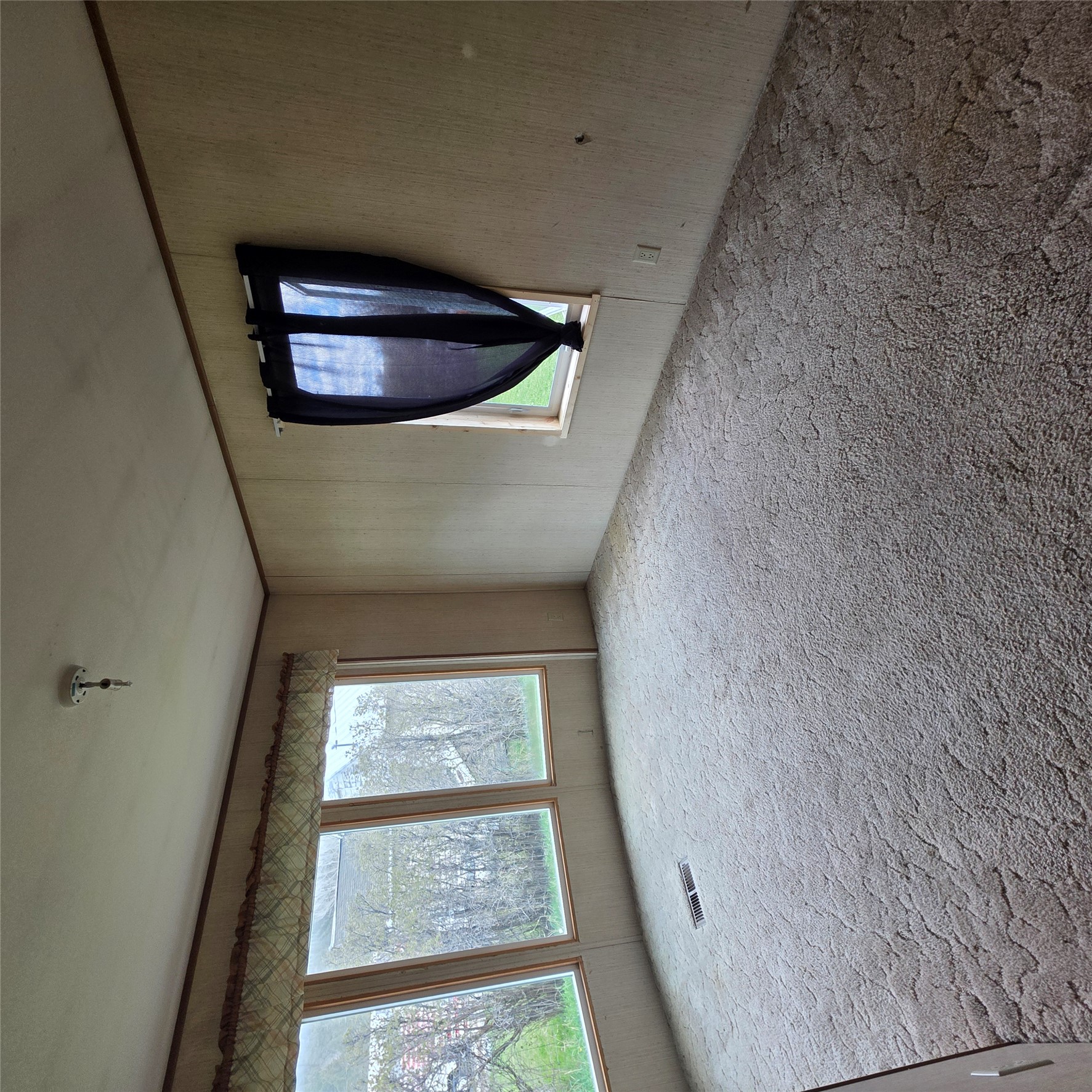 505 Main Street E Property Photo 22