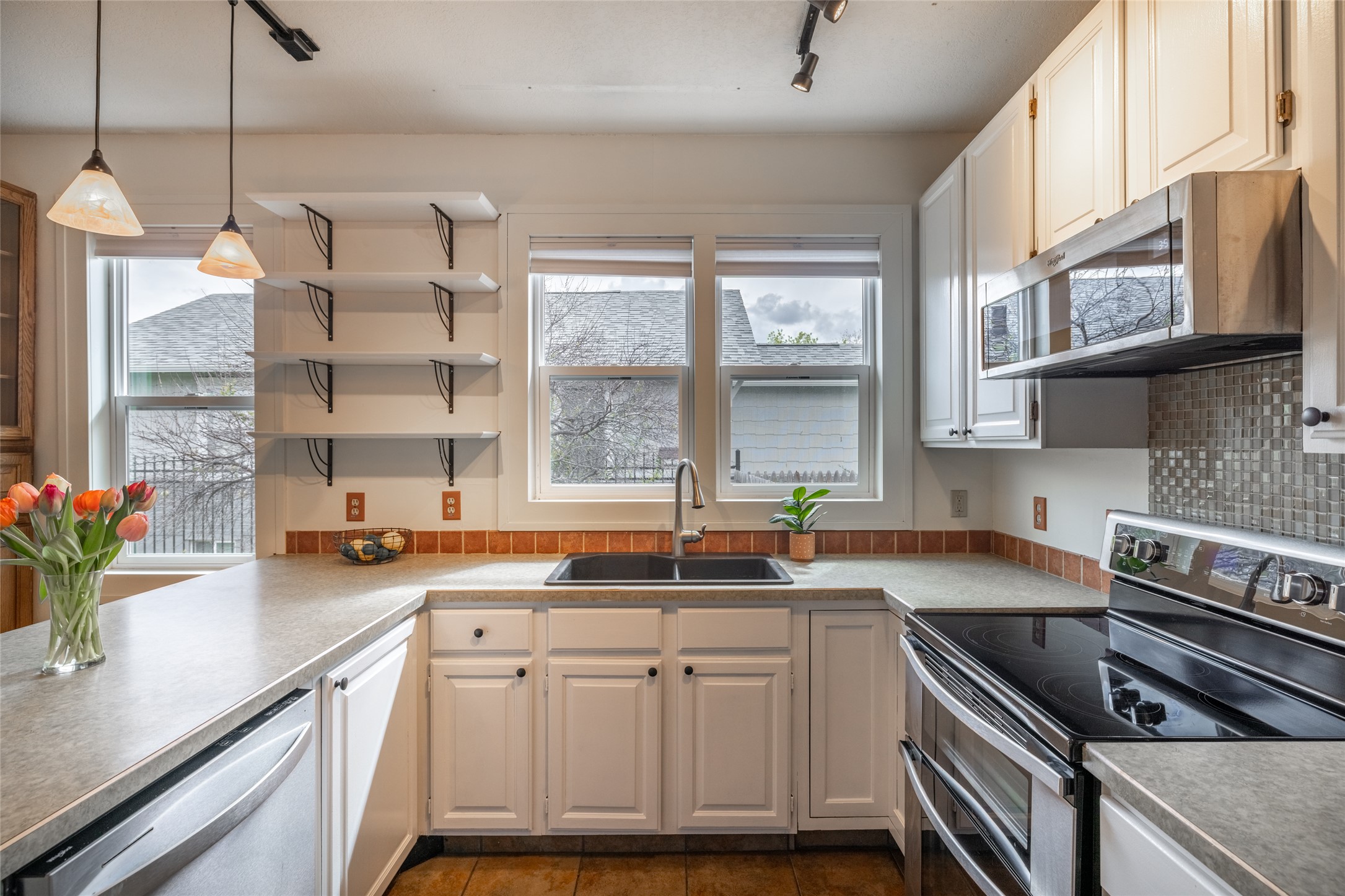 828 N Rodney Street Property Photo 15